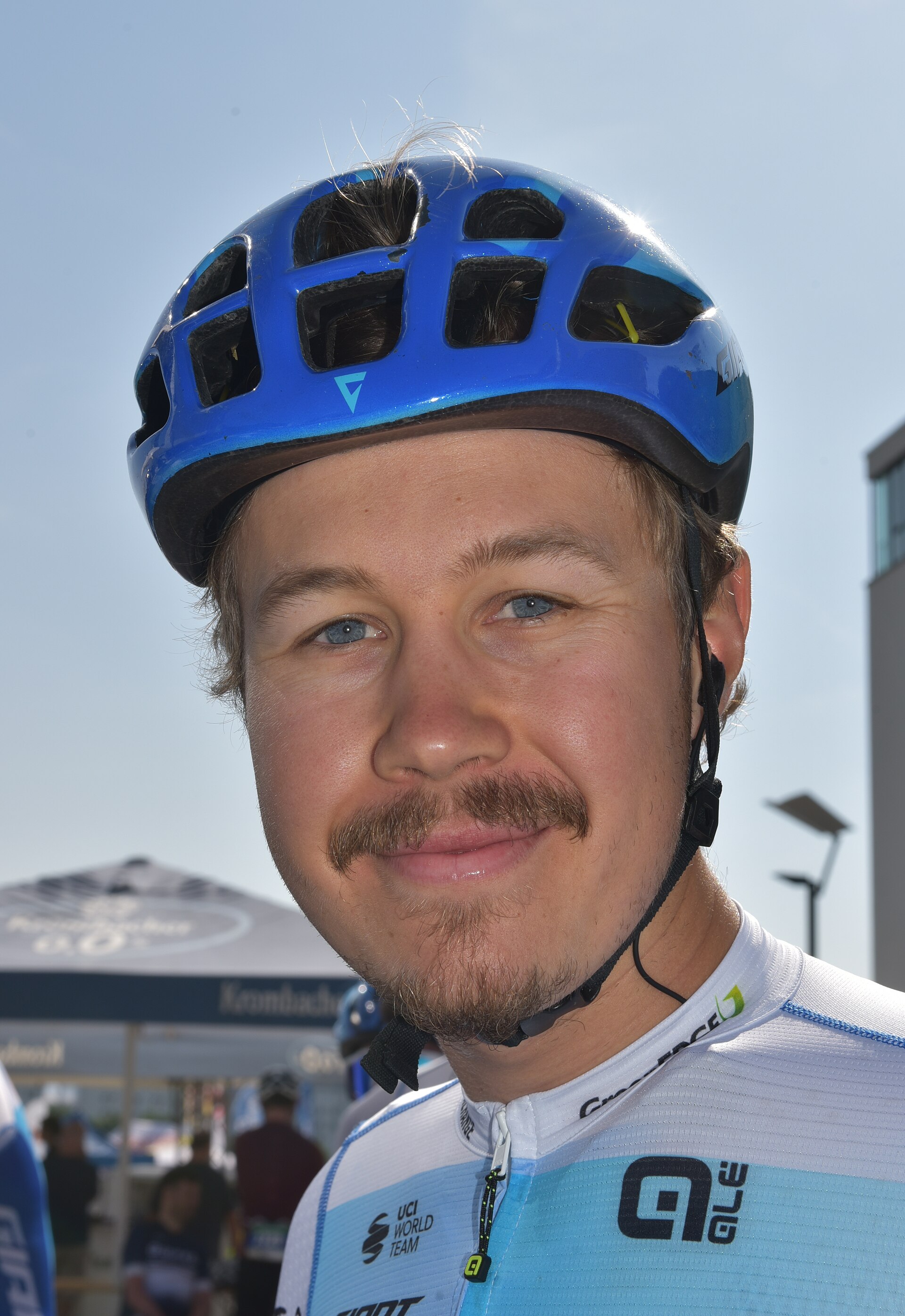 Imagem de referência de Alexander Konychev, descrito nos dados abertos como ciclista italiano