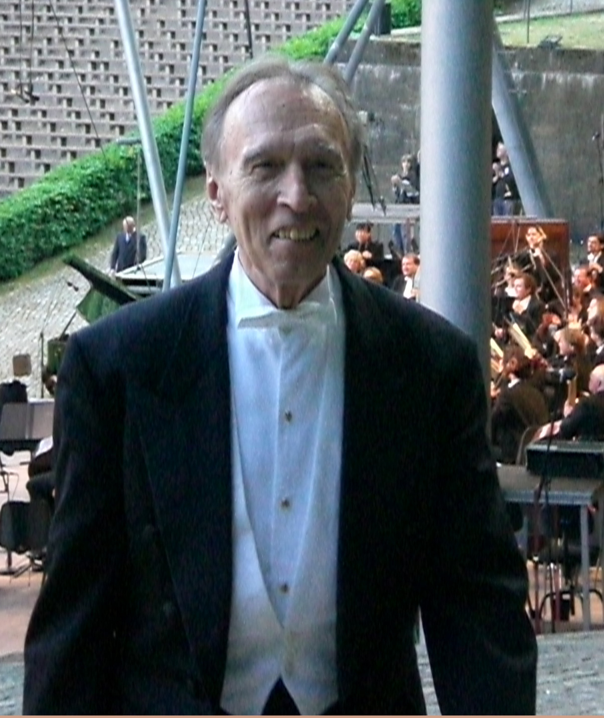 Imagem de referência relacionada a Claudio Abbado, item descrito como registro de referência sobre Claudio Abbado, organizado a partir de dados estruturados abertos