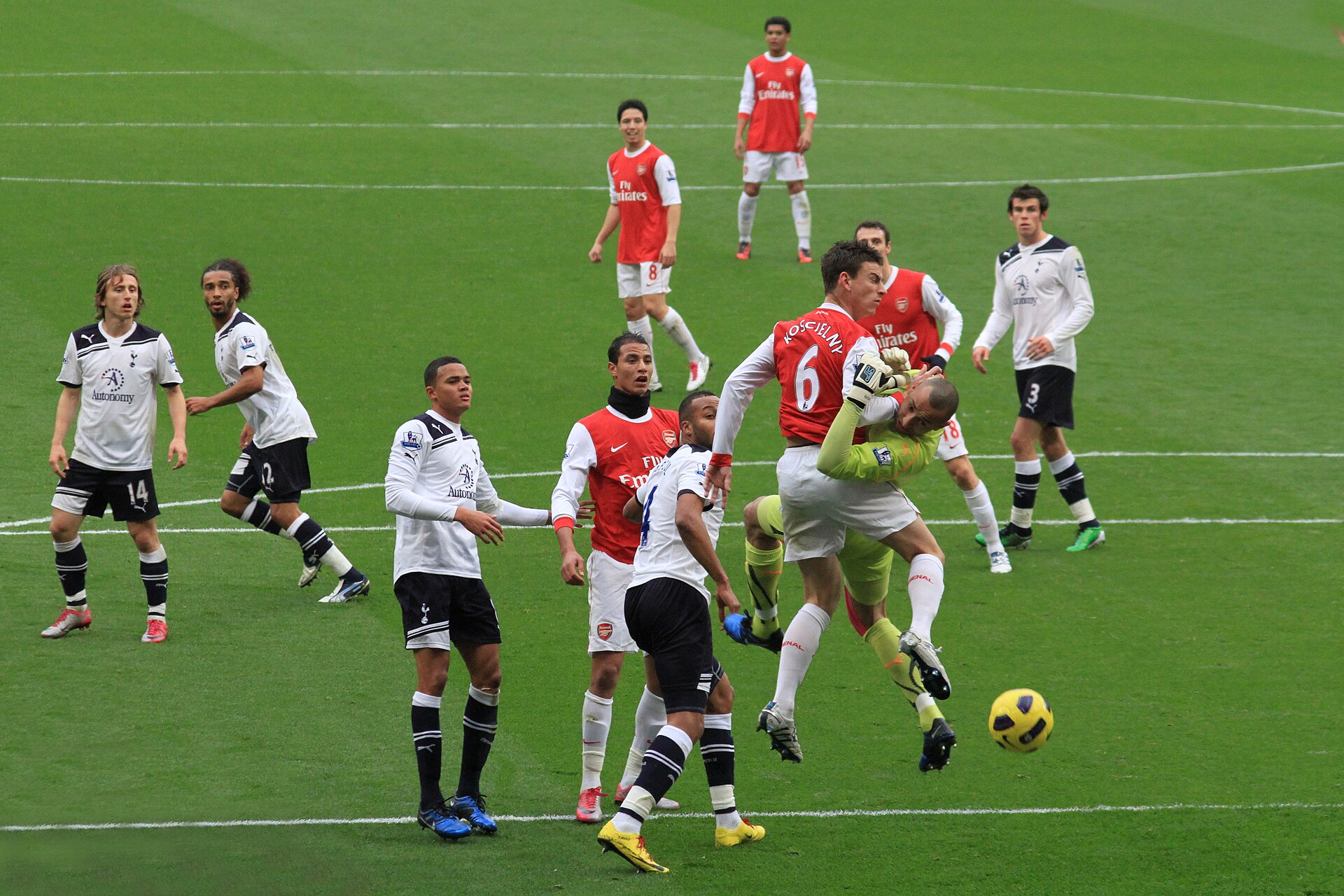 Imagem de referência relacionada a Laurent Koscielny, item descrito como futebolista francês