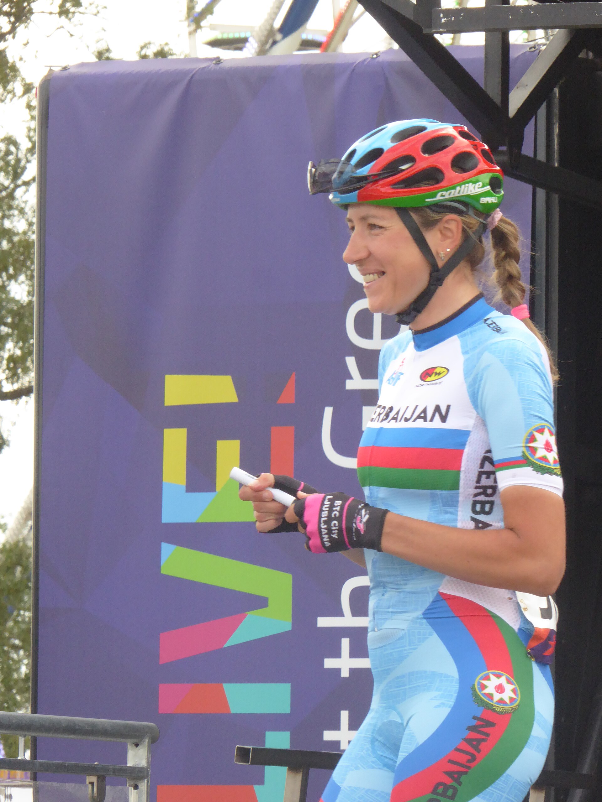 Imagem de referência de Olena Pavlukhina, descrito nos dados abertos como ciclista azerbaijana
