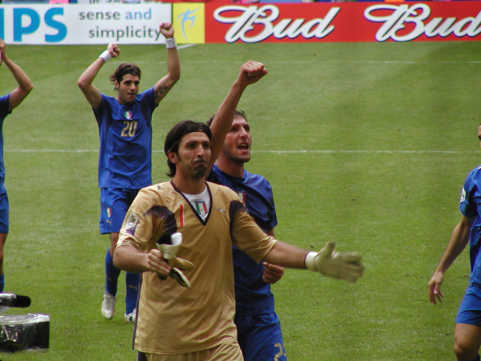 Imagem de referência relacionada a Marco Materazzi, item descrito como futebolista italiano