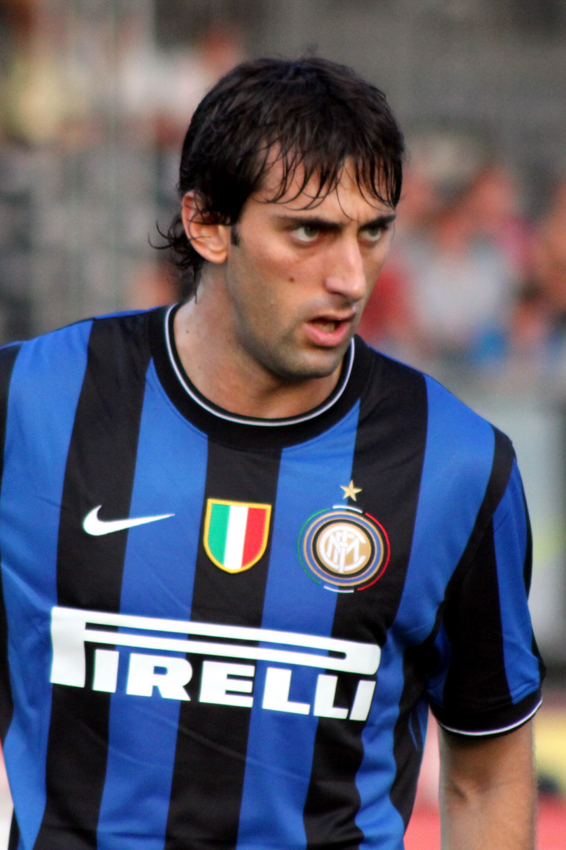 Imagem de referência relacionada a Diego Milito, item descrito como futebolista argentino