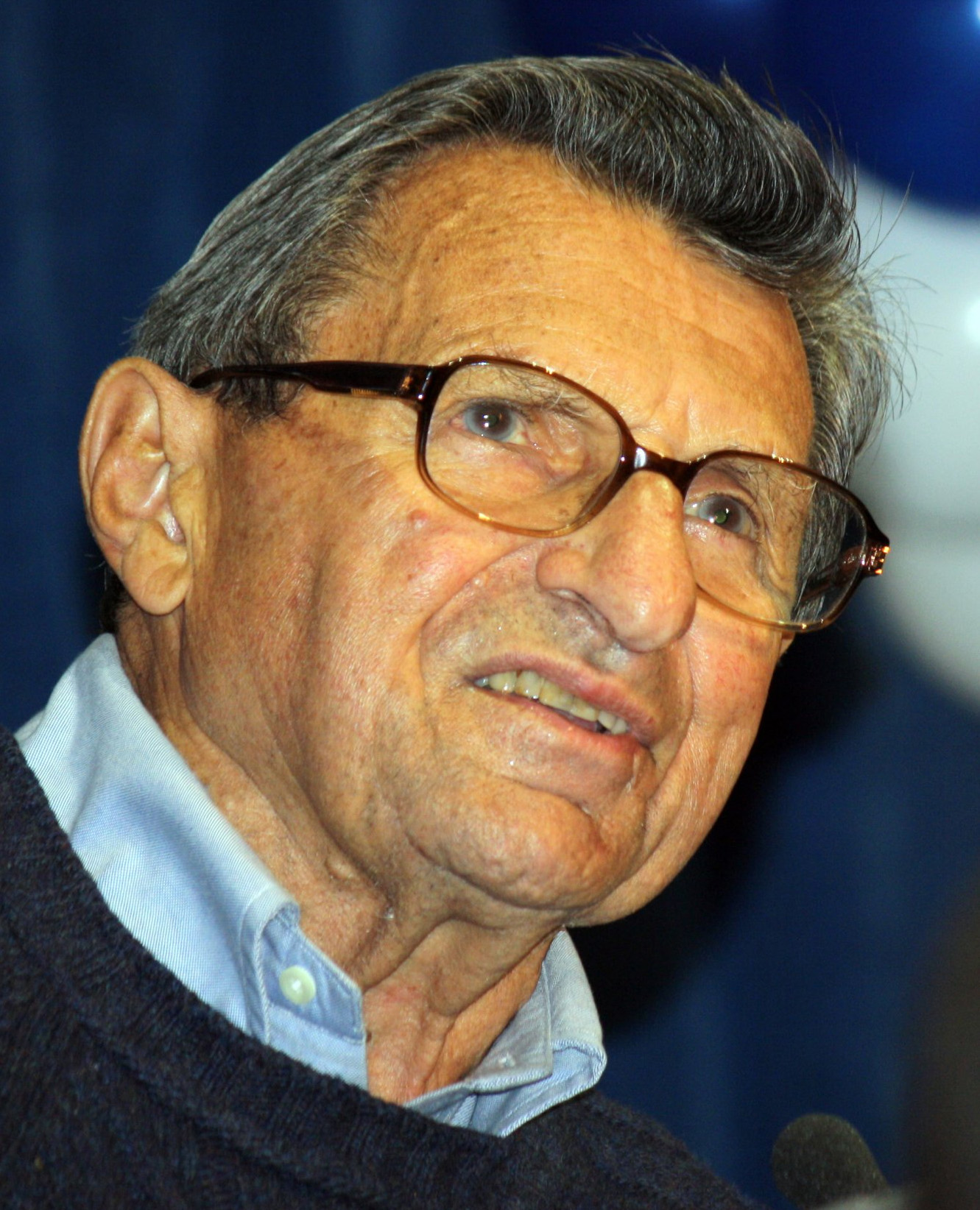 Imagem de referência de Joe Paterno, descrito nos dados abertos como jogador de futebol americano dos Estados Unidos