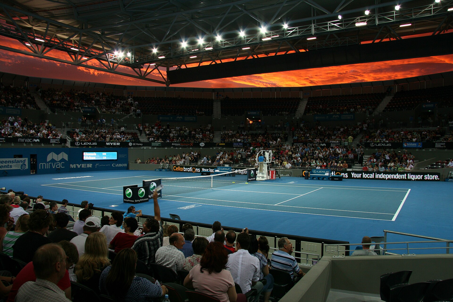 Imagem de referência de Queensland Tennis Centre, descrito nos dados abertos como centro de tênis em Tennyson, Austrália