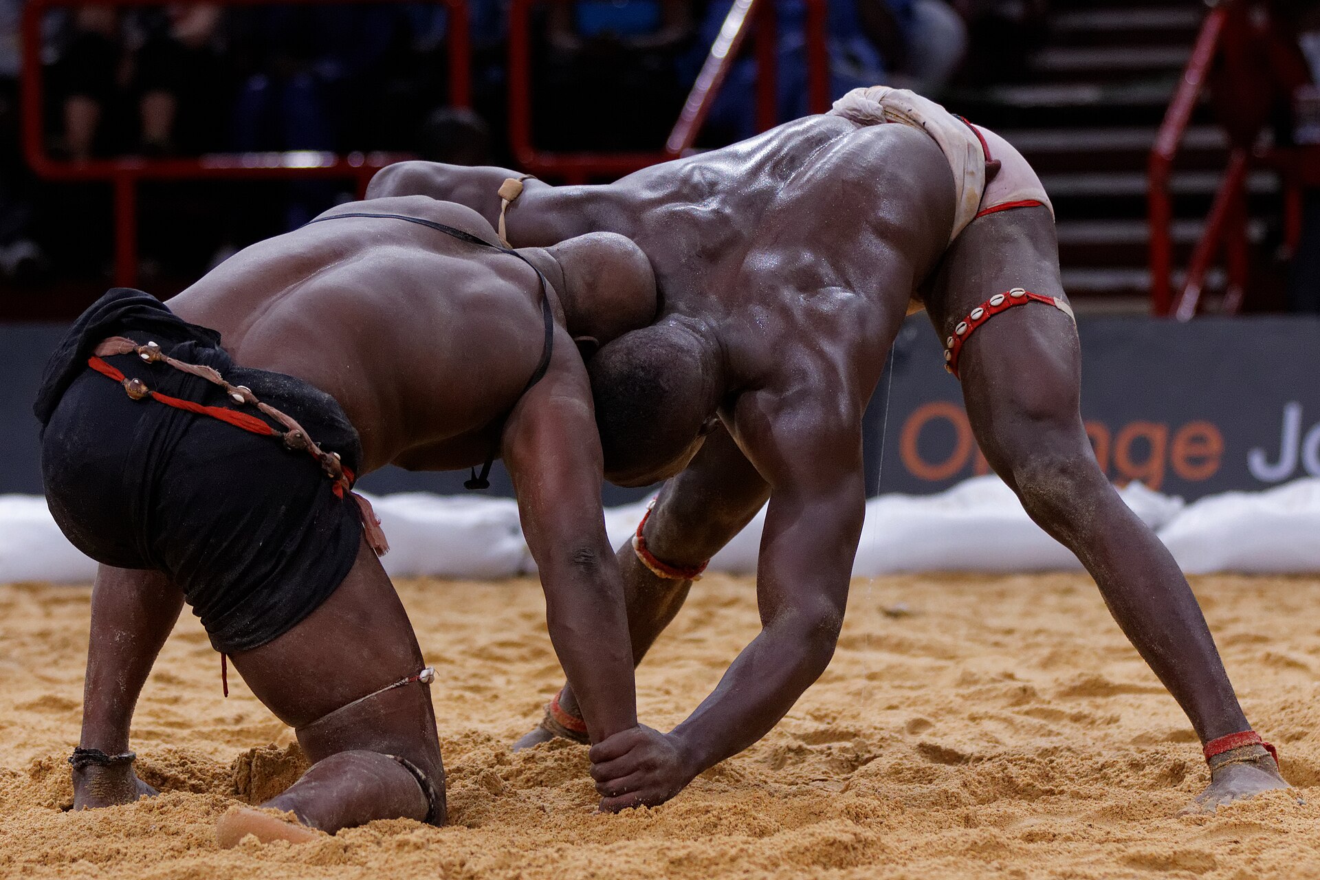 Imagem de referência relacionada a Pape Sy, item descrito como jogador de basquete francês