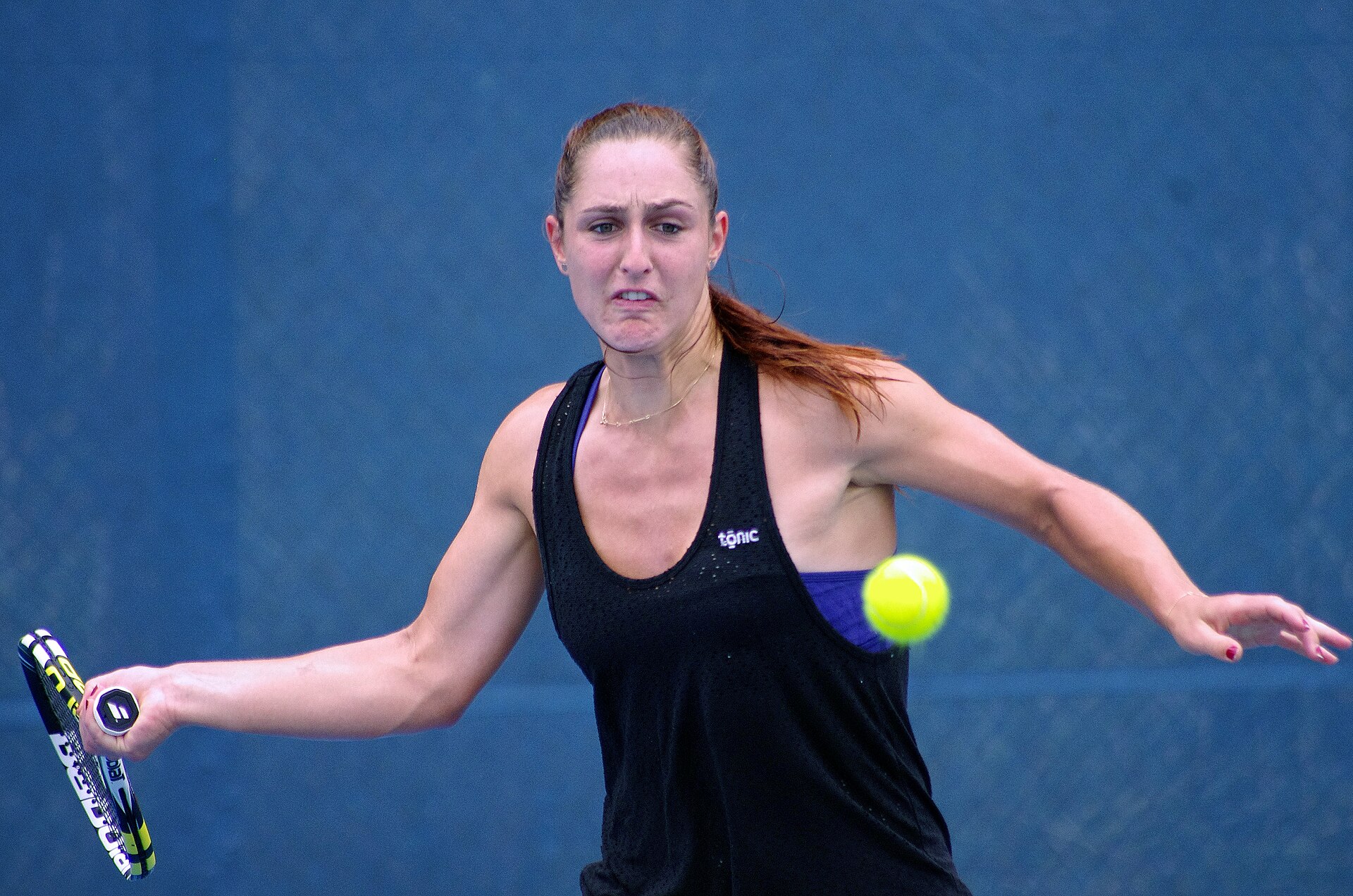 Imagem de referência relacionada a Gabriela Dabrowski, item descrito como tenista canadiana