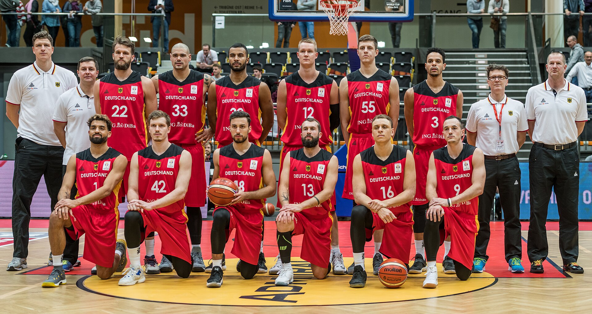 Imagem de referência de Isaiah Hartenstein, descrito nos dados abertos como jogador de basquete alemão
