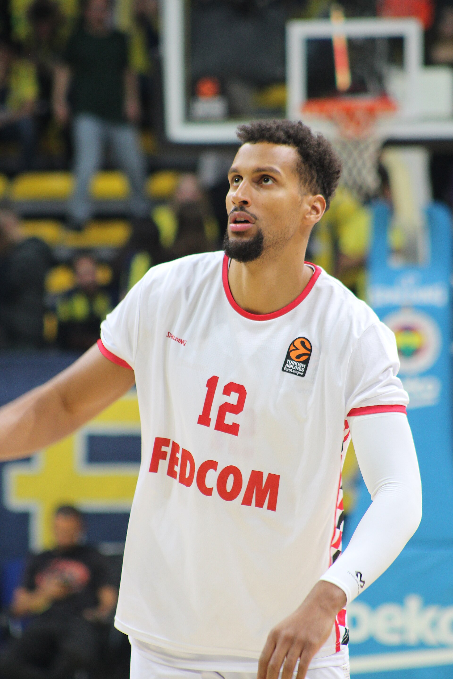 Imagem de referência de Petr Cornelie, descrito nos dados abertos como jogador de basquete francês