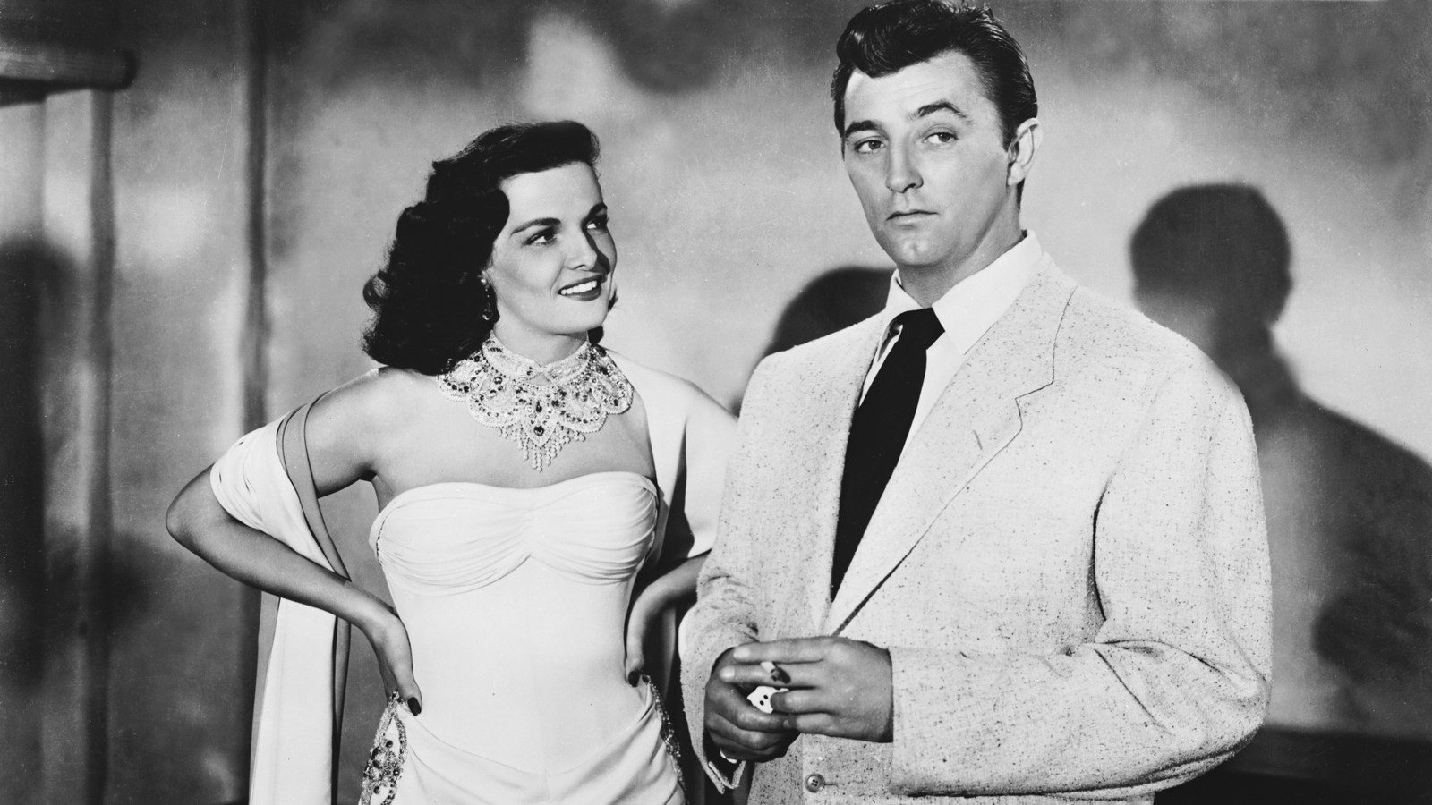 Imagem de referência de Macao, descrito nos dados abertos como filme de 1952 dirigido por Josef von Sternberg e Nicholas Ray