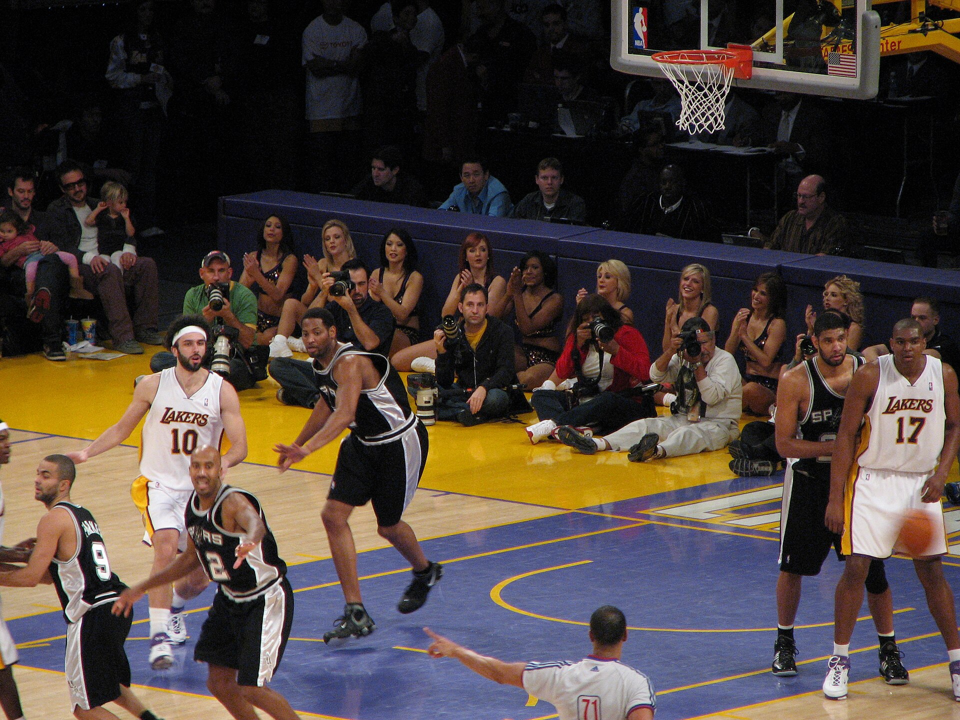 Imagem de referência relacionada a Bruce Bowen, item descrito como basquetebolista estadunidense