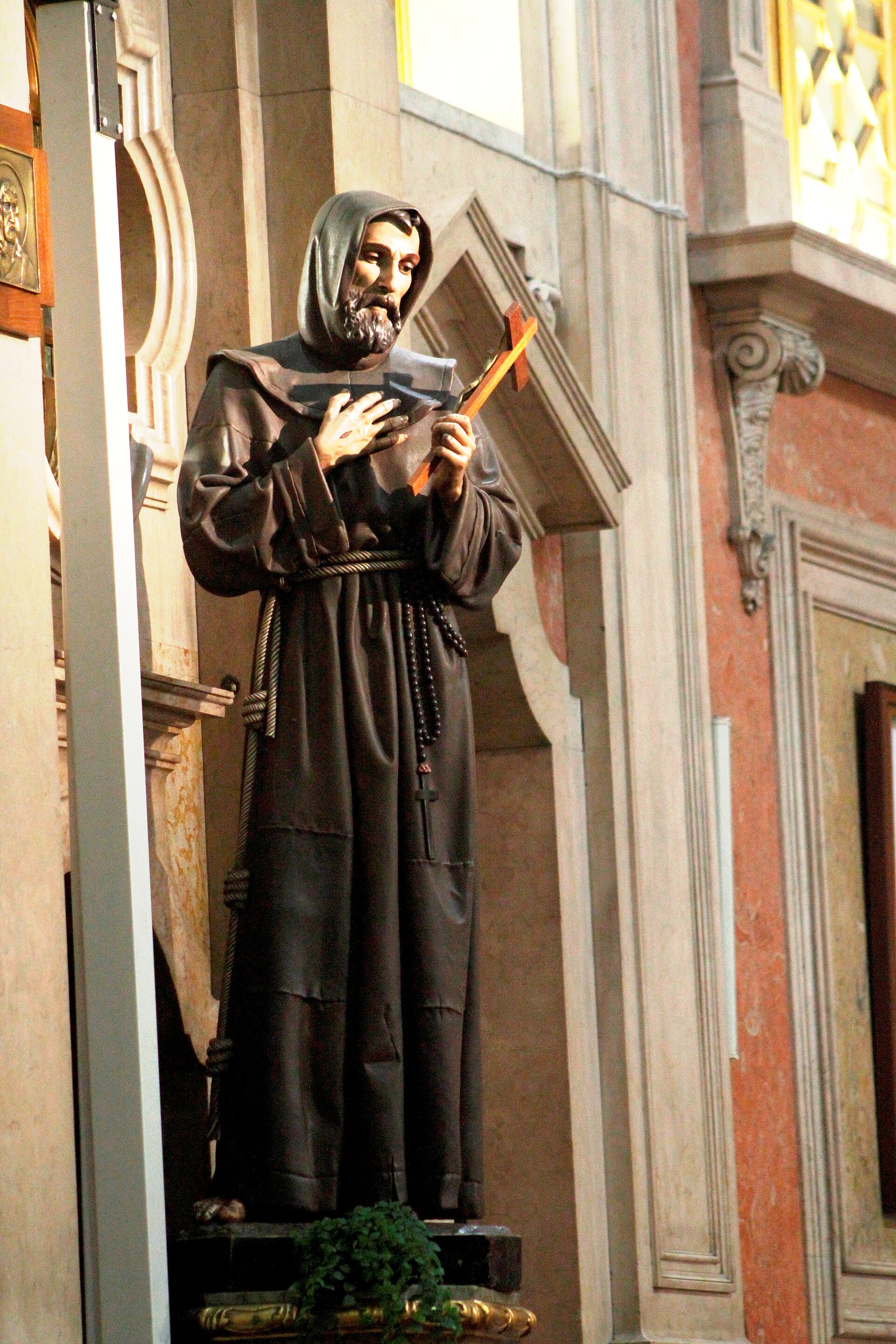 Imagem de referência de Estátua de Santo António, descrito nos dados abertos como estátua em Lisboa, de António Duarte (1972)