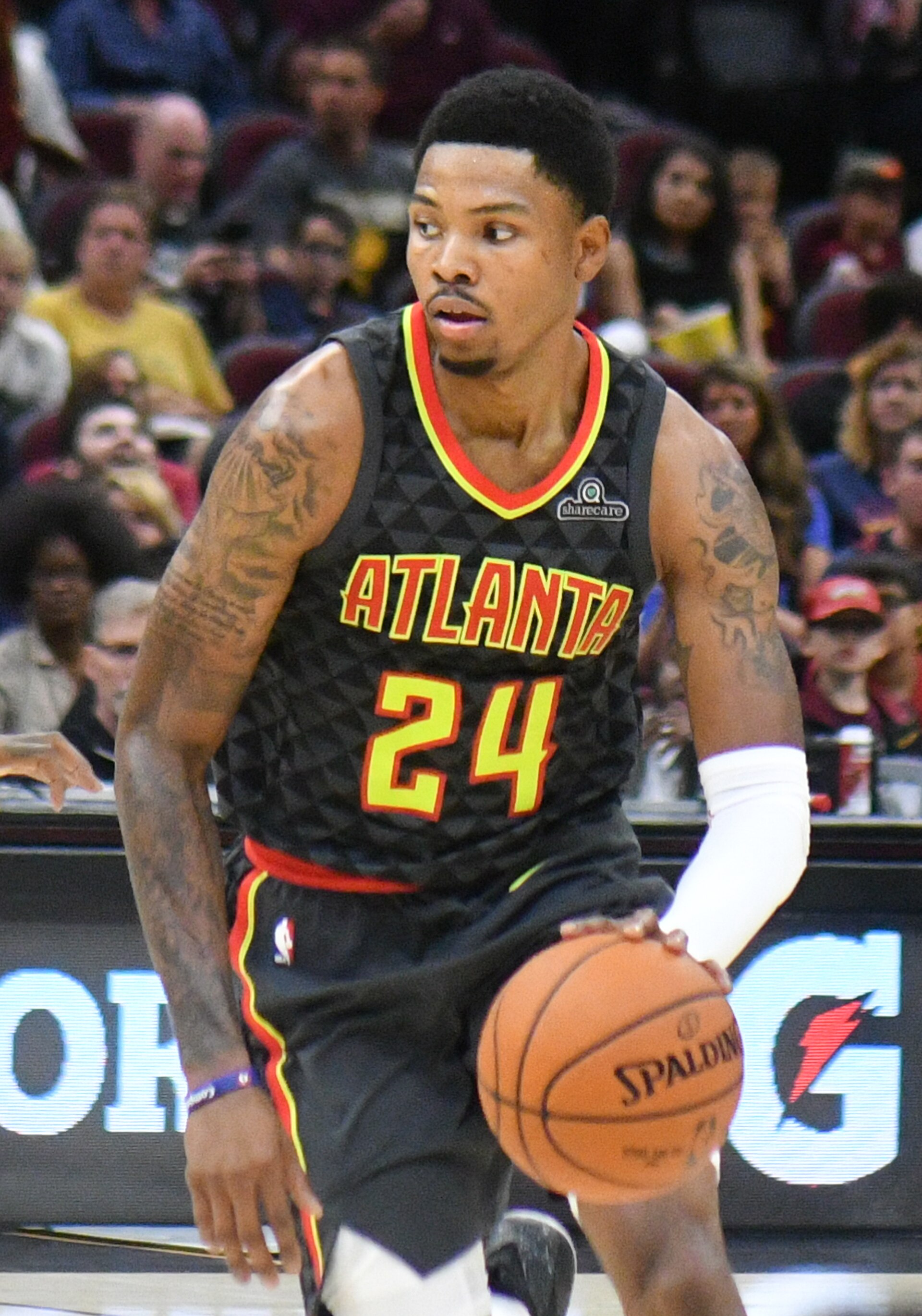 Imagem de referência relacionada a Kent Bazemore, item descrito como basquetebolista estadunidense