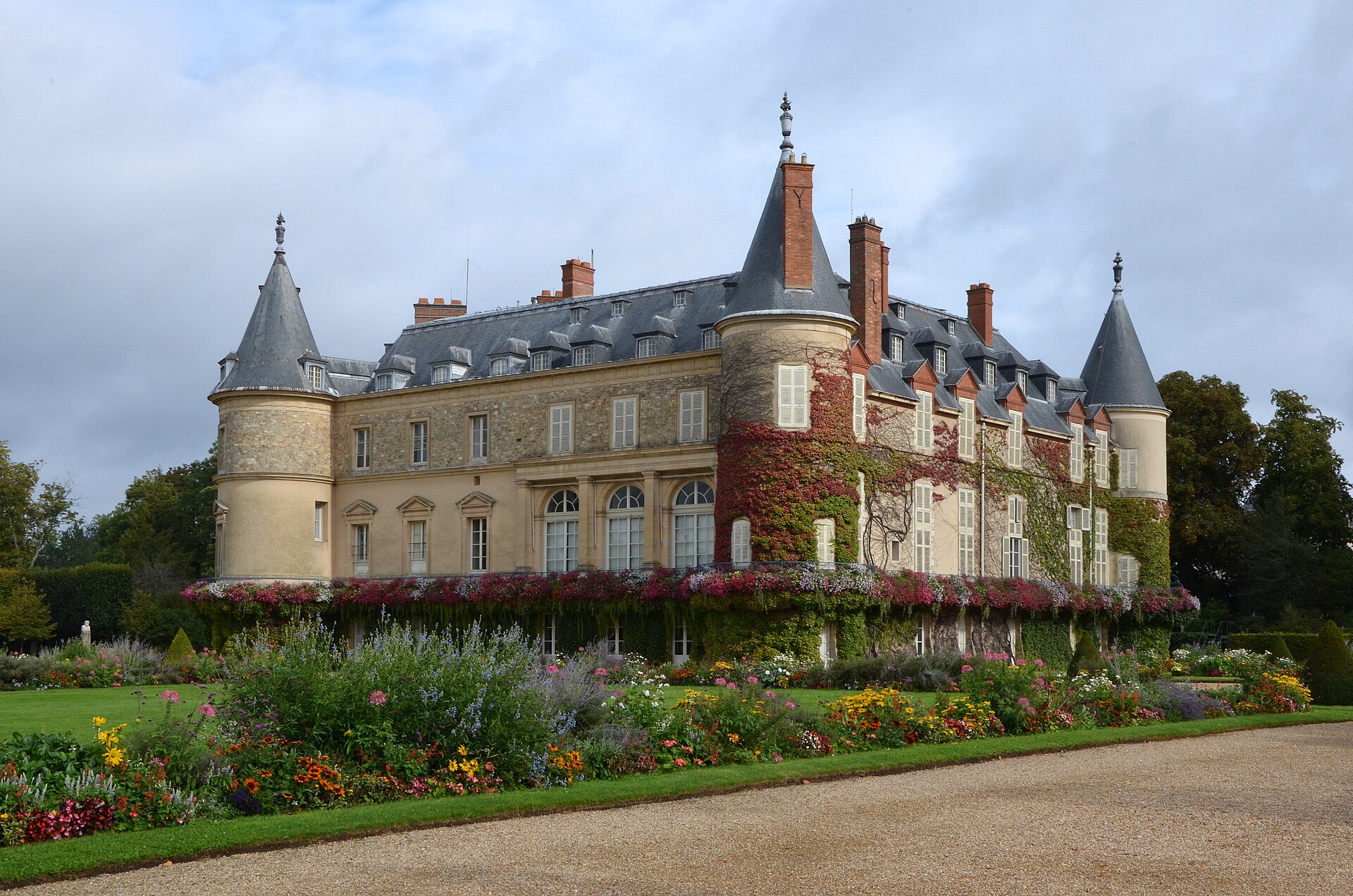 Imagem de referência de Castelo de Rambouillet, descrito nos dados abertos como castelo em França