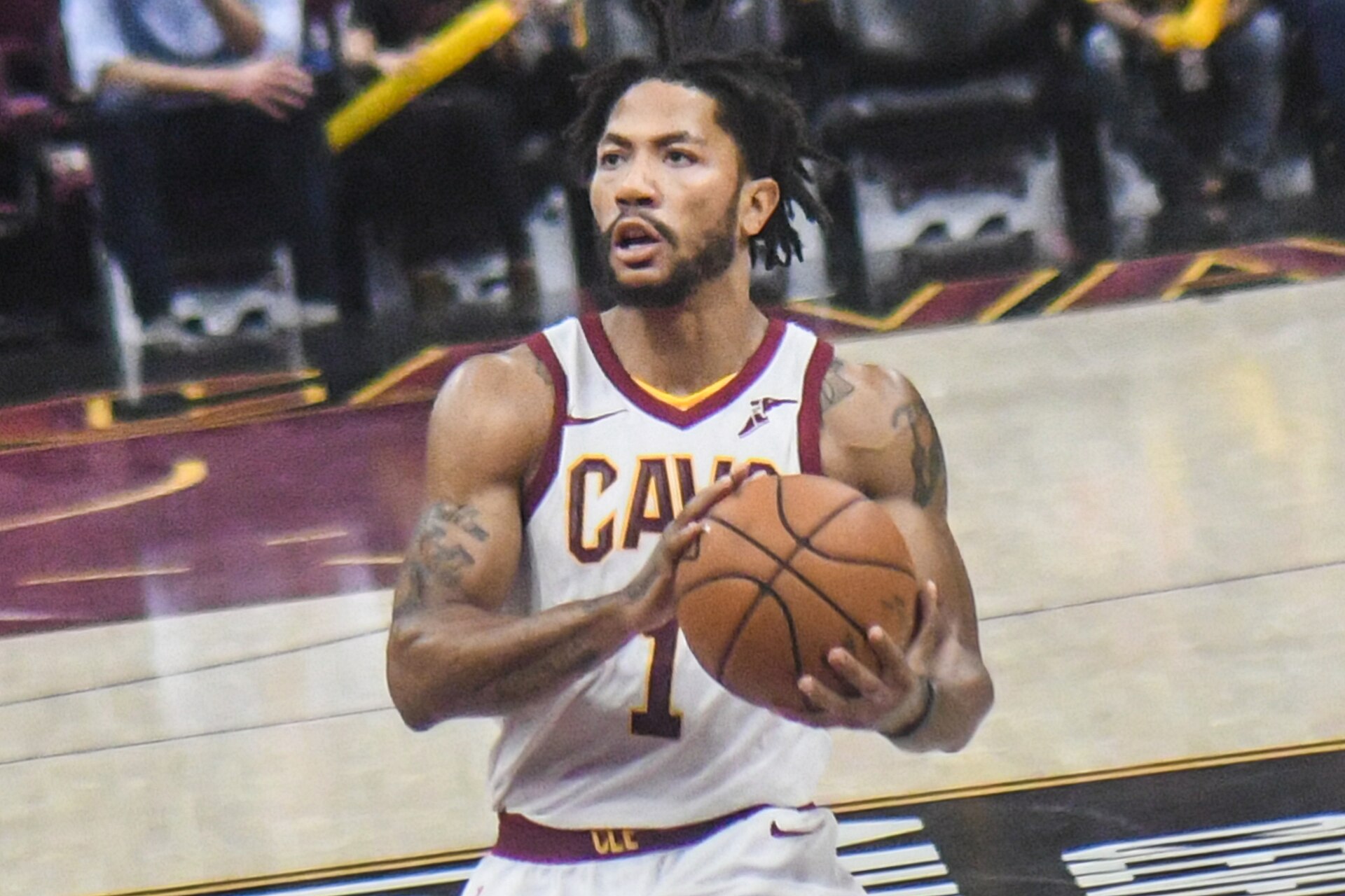 Imagem de referência relacionada a Derrick Rose, item descrito como basquetebolista americano