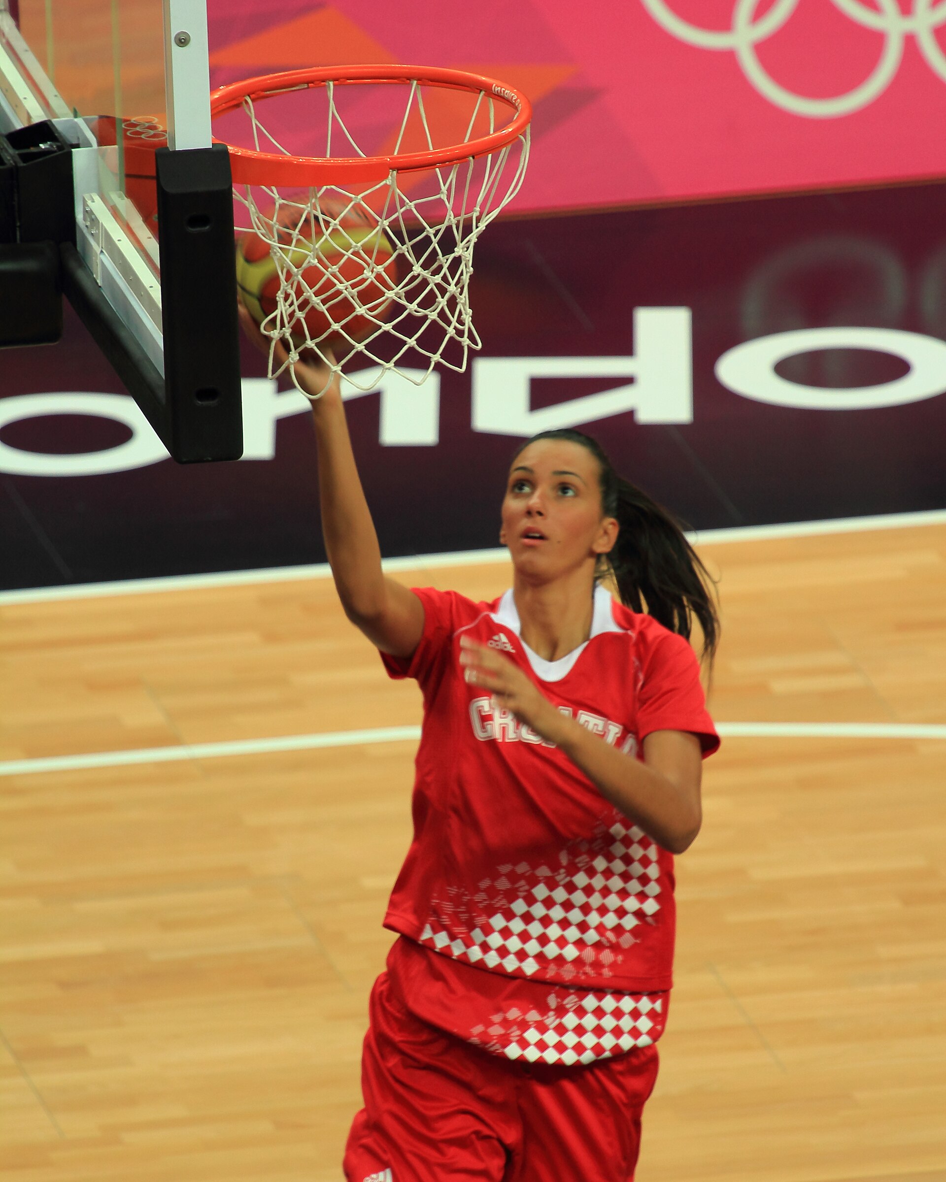 Imagem de referência relacionada a Marija Režan, item descrito como jogadora de basquetebol croata