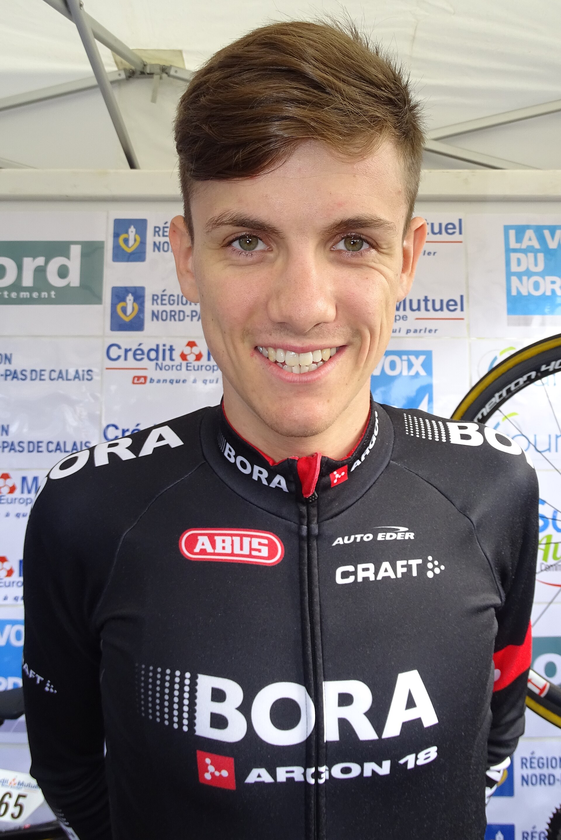 Imagem de referência de Patrick Konrad, descrito nos dados abertos como ciclista austríaco