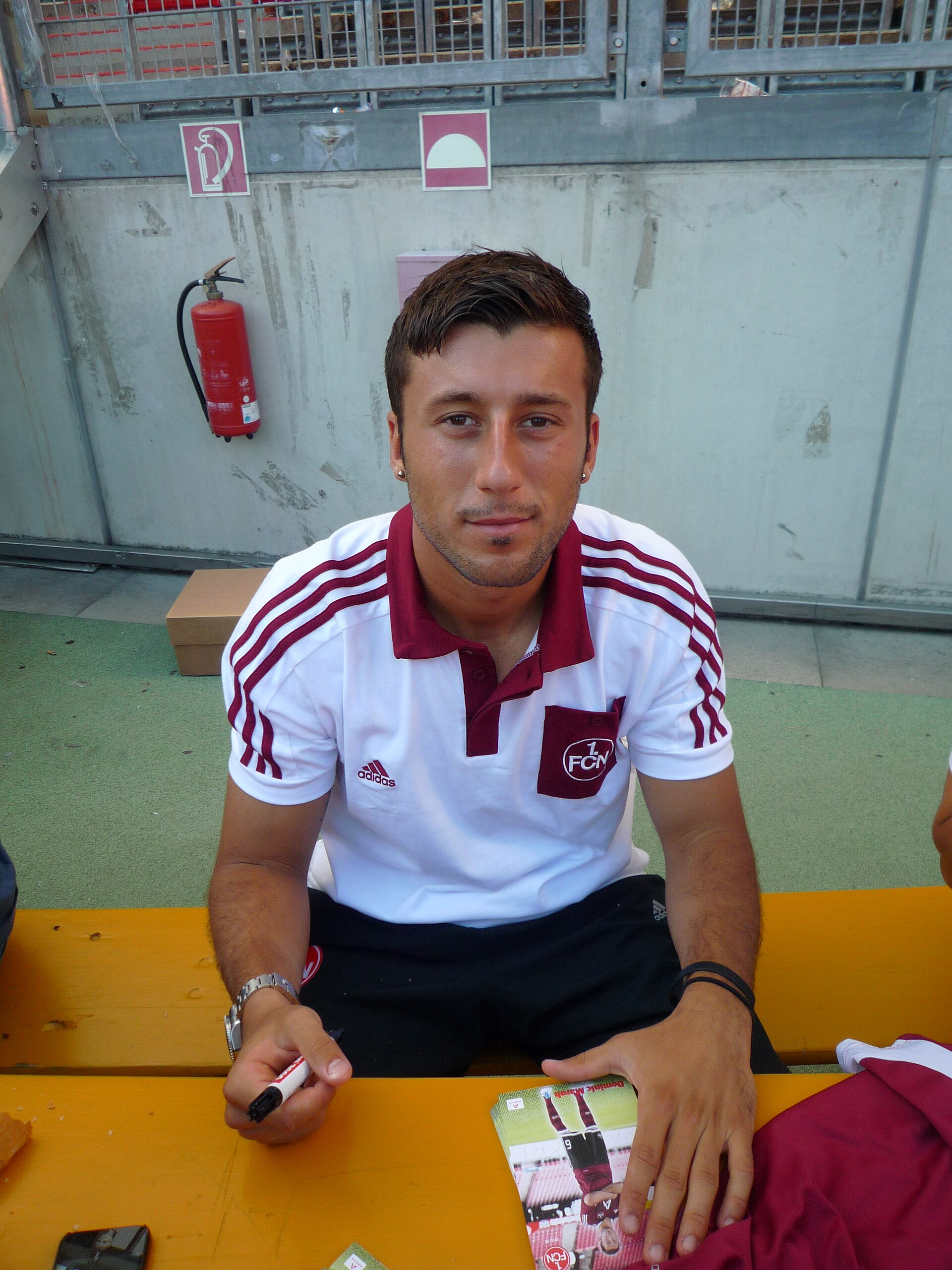 Imagem de referência de Dominic Maroh, descrito nos dados abertos como jogador do futebol alemão-esloveno