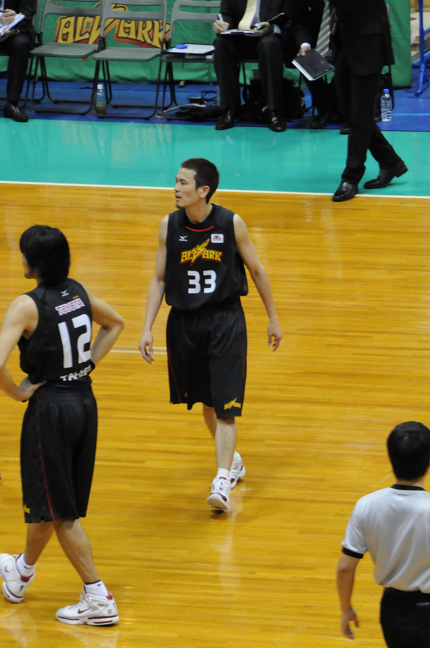 Imagem de referência relacionada a Satoshi Miyata, item descrito como jogador de basquetebol japonês