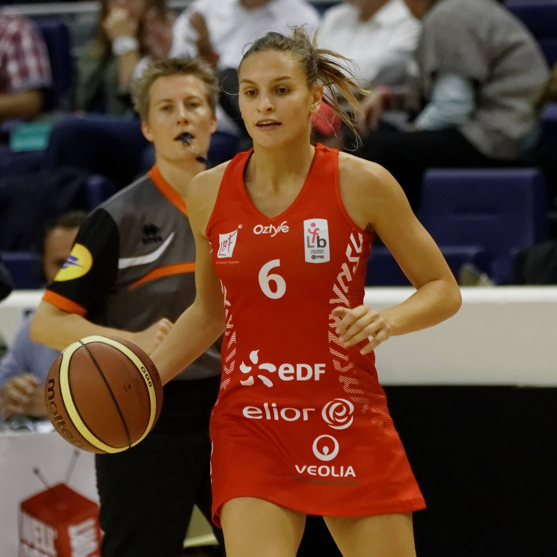 Imagem de referência relacionada a Alexia Plagnard, item descrito como jogadora de basquetebol francesa