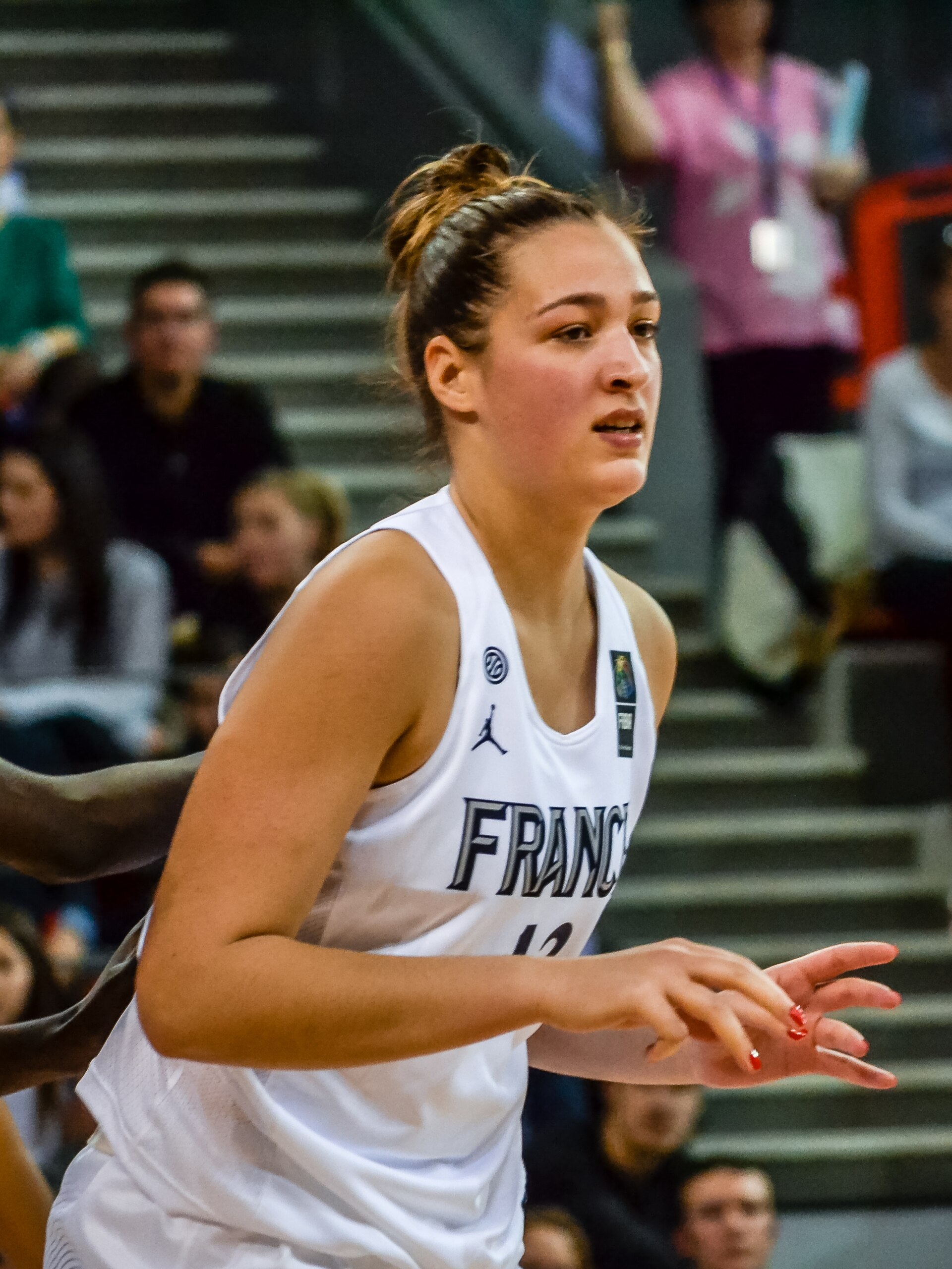Imagem de referência relacionada a Alexia Chartereau, item descrito como jogadora de basquetebol francesa