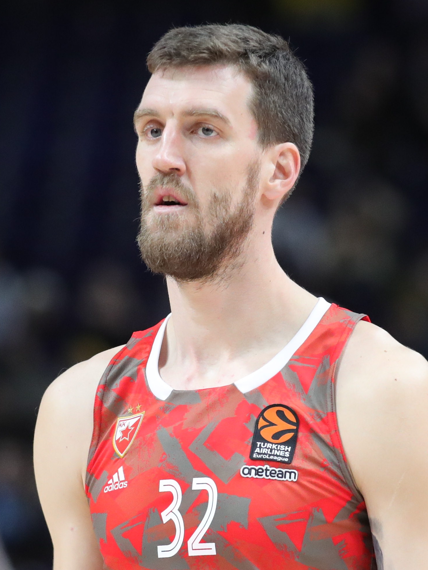 Imagem de referência de Ognjen Kuzmić, descrito nos dados abertos como jogador de basquetebol sérvio