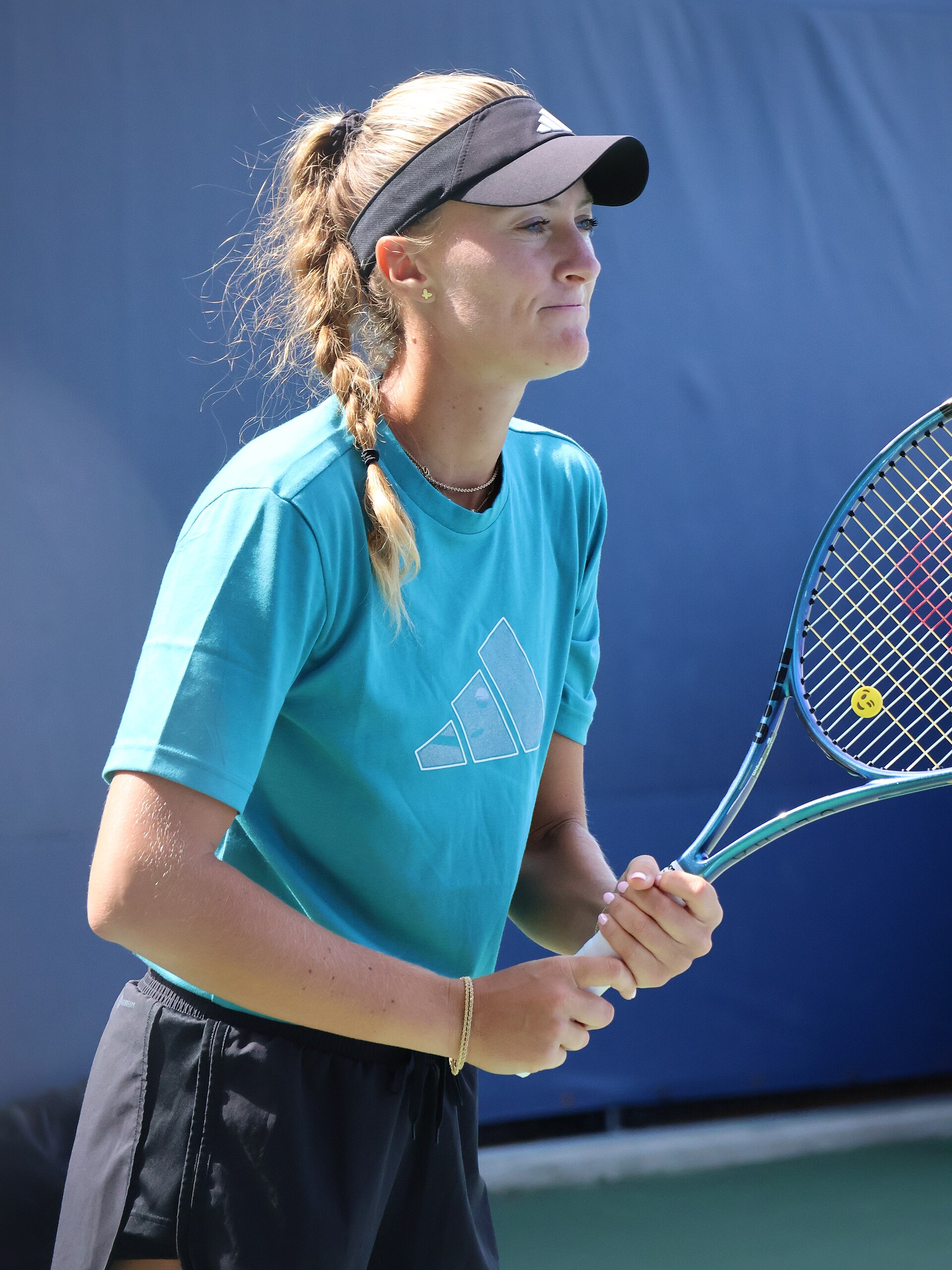 Imagem de referência relacionada a Kristina Mladenovic, item descrito como tenista francesa