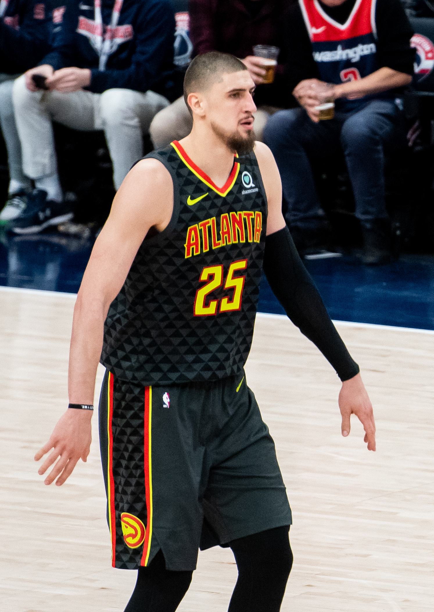Imagem de referência relacionada a Alex Len, item descrito como jogador de basquetebol ucraniano