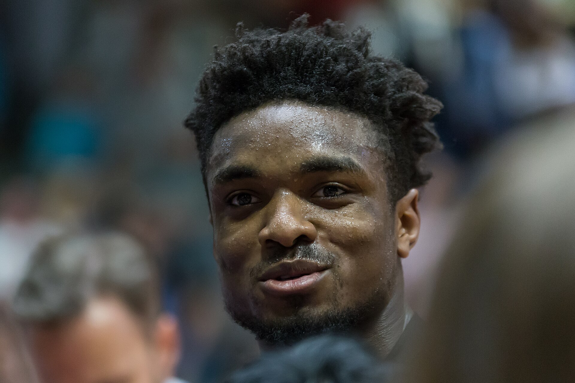Imagem de referência relacionada a Retin Obasohan, item descrito como jogador de basquetebol belga