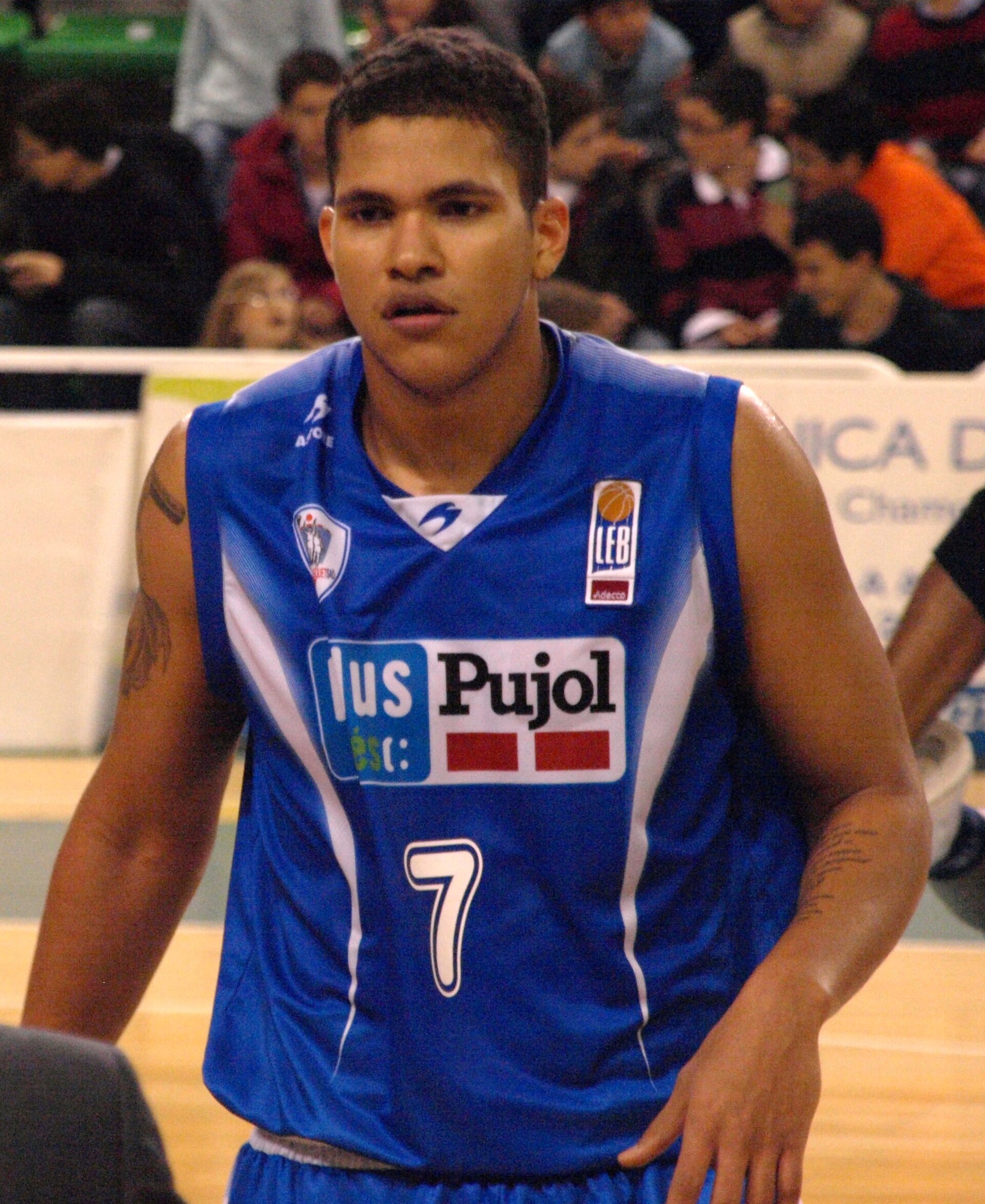 Imagem de referência de Rafael Hettsheimeir, descrito nos dados abertos como jogador de basquetebol brasileiro