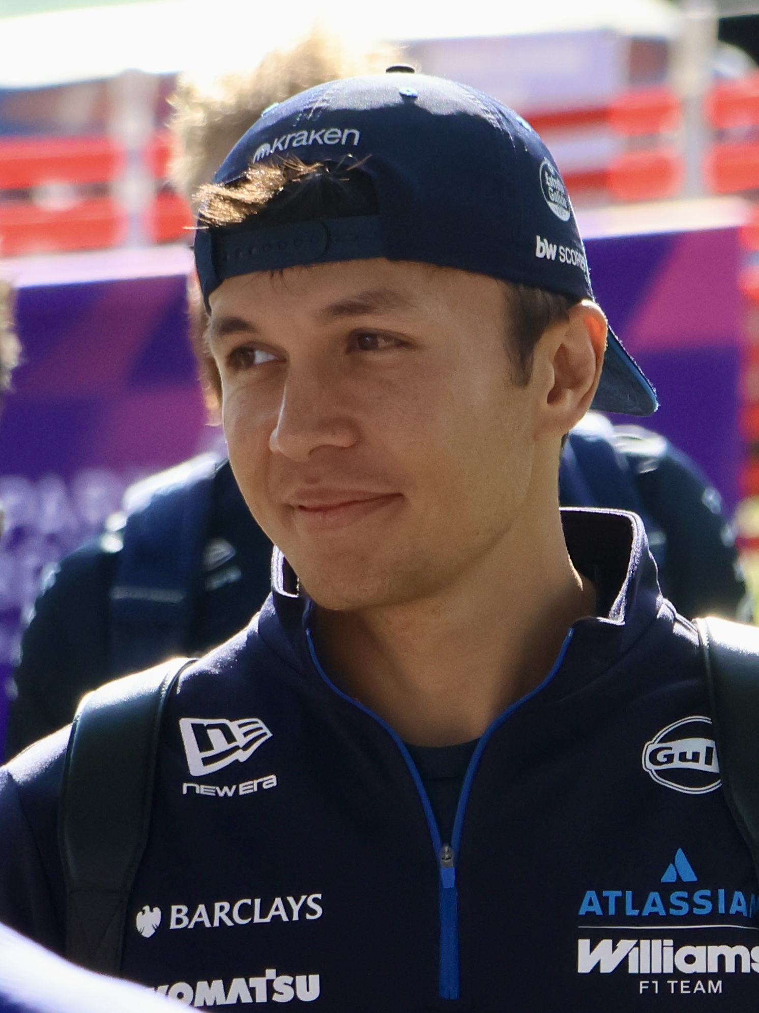 Imagem de referência de Alexander Albon, descrito nos dados abertos como automobilista tailandês