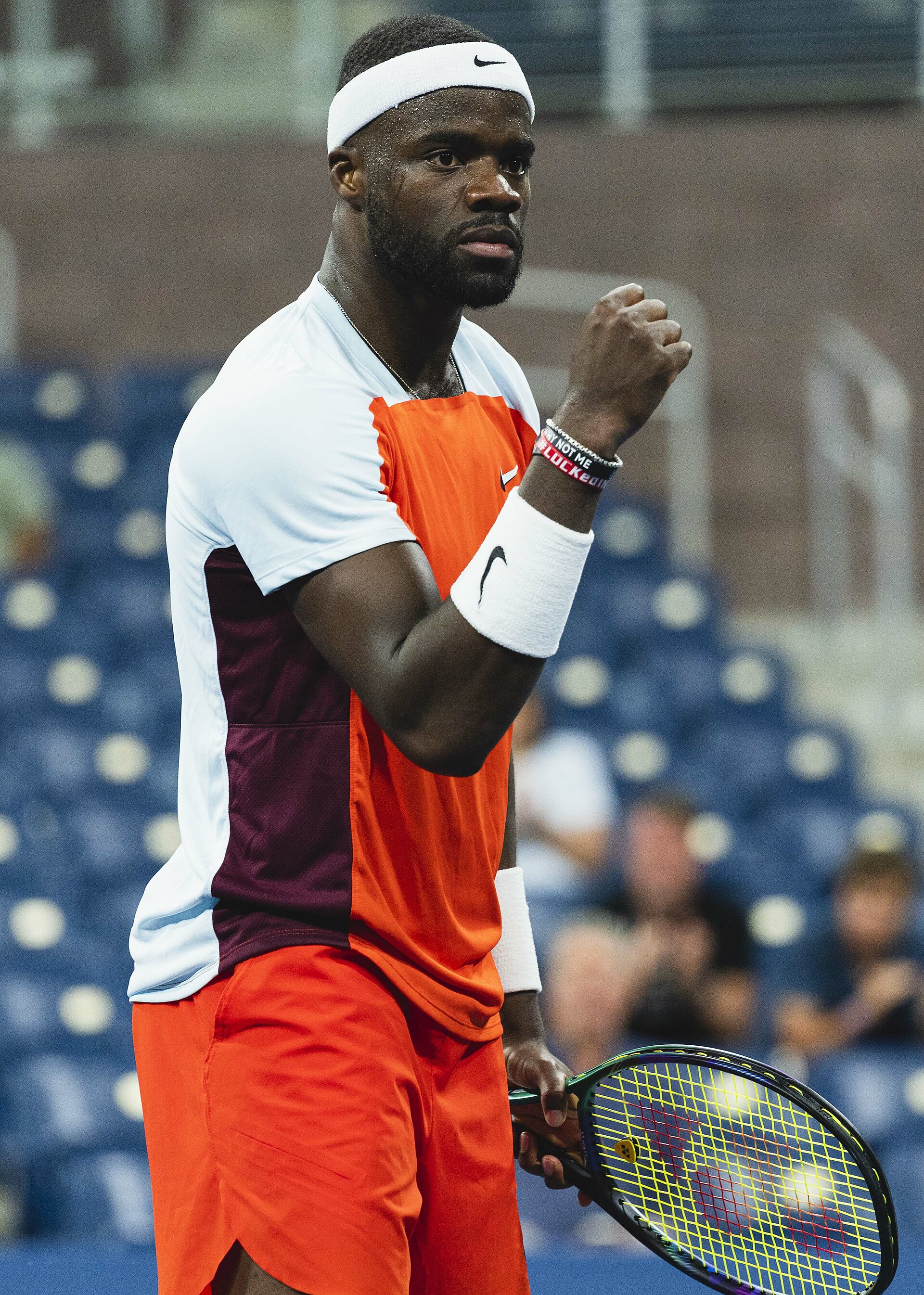 Imagem de referência relacionada a Frances Tiafoe, item descrito como tenista americano
