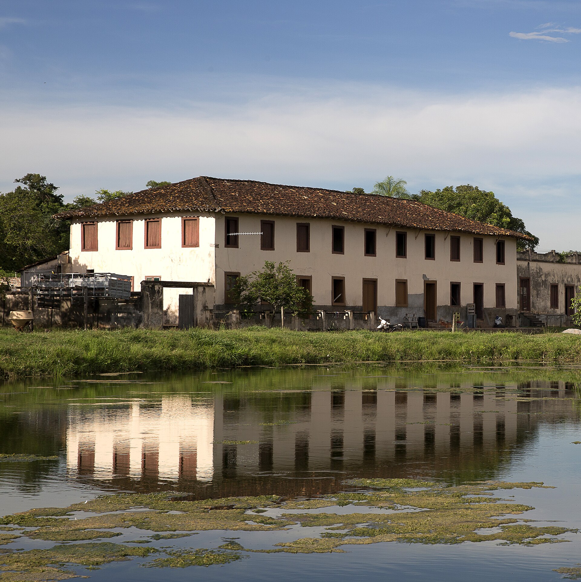 Imagem de referência de Fazenda Jacobina, descrito nos dados abertos como fazenda em Cáceres, Mato Grosso, Brasil