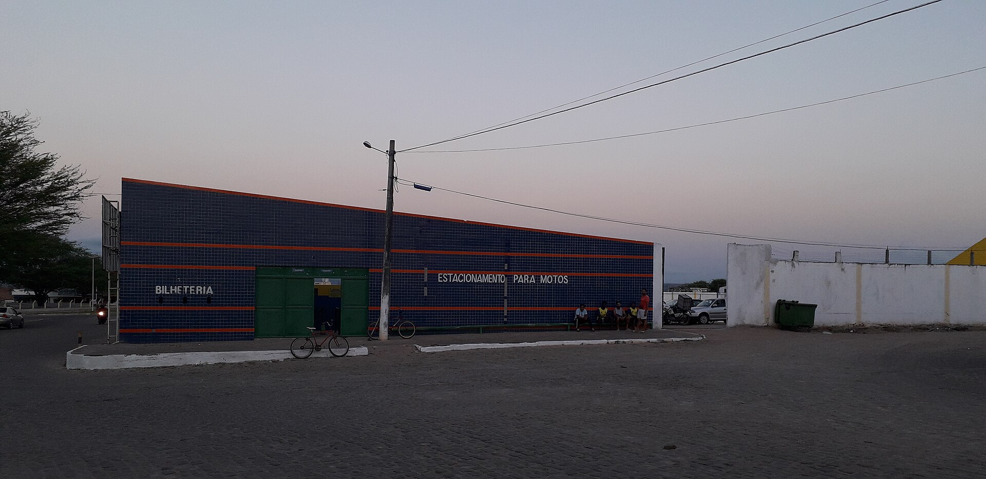 Imagem de referência de Estádio José Brígido da Silva, descrito nos dados abertos como estádio de futebol da cidade de Araci, Bahia