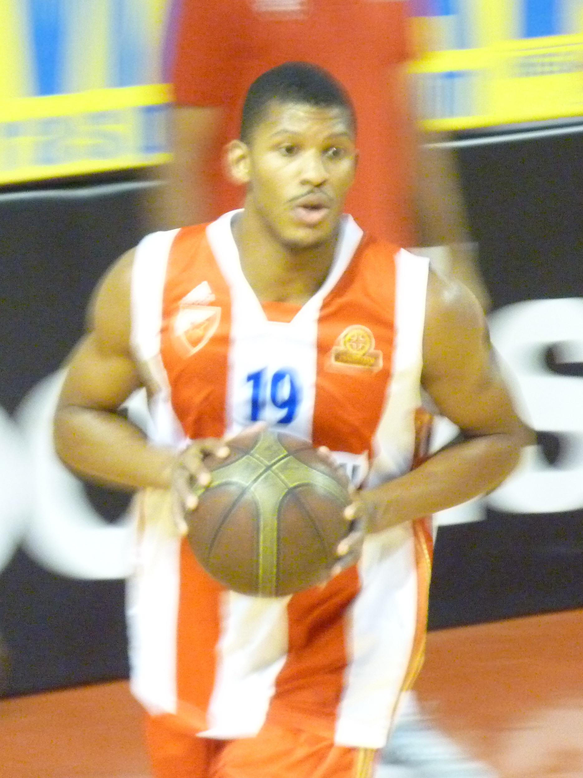Imagem de referência de Morris Almond, descrito nos dados abertos como basquetebolista estadunidense