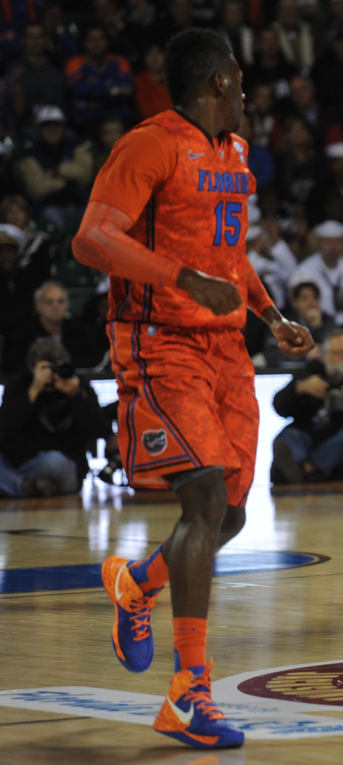 Imagem de referência relacionada a Wilfried Yeguete, item descrito como jogador de basquete francês