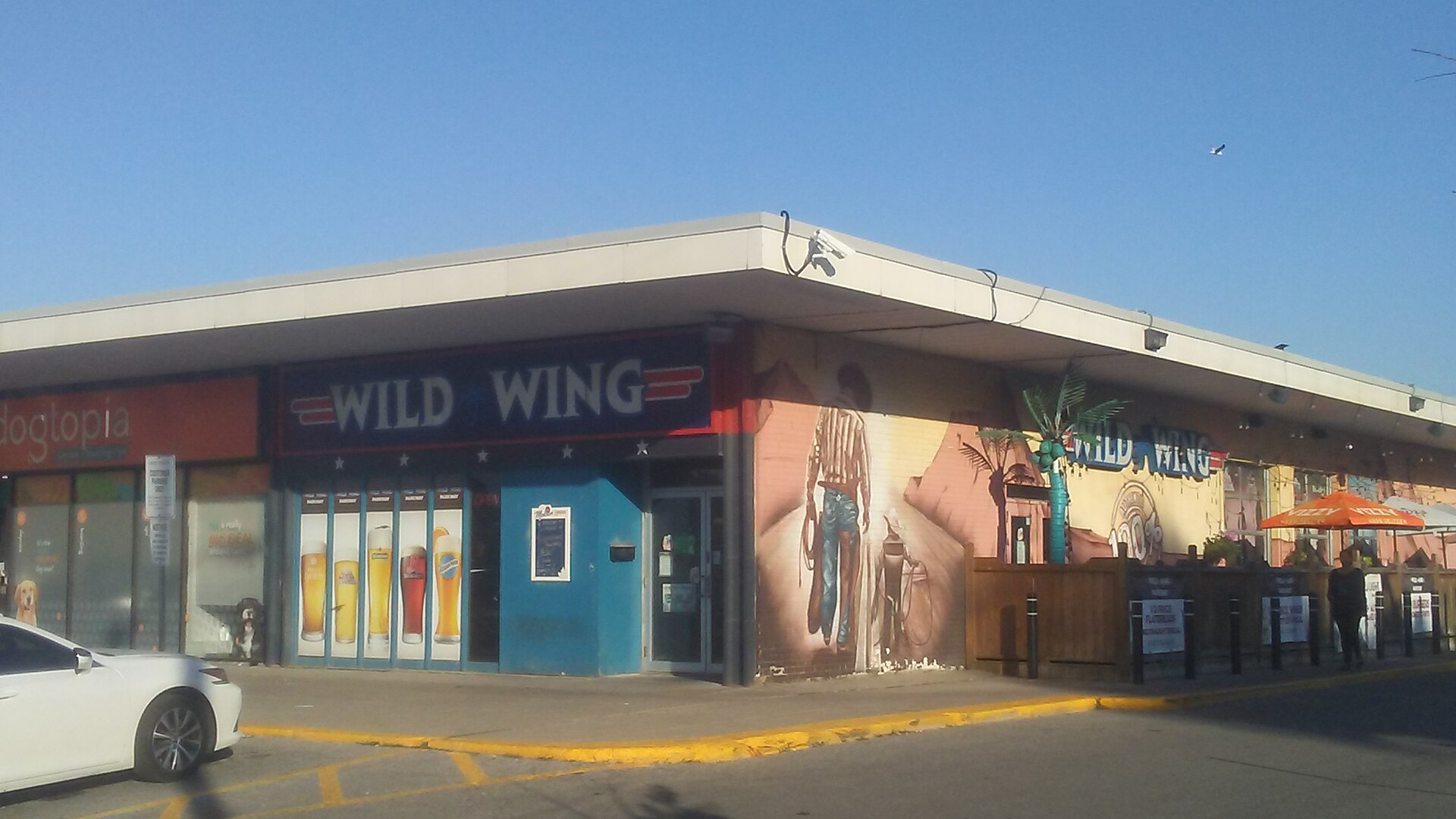 Imagem de referência relacionada a Wild Wing Restaurants, item descrito como registro de referência sobre Wild Wing Restaurants, organizado a partir de dados estruturados abertos