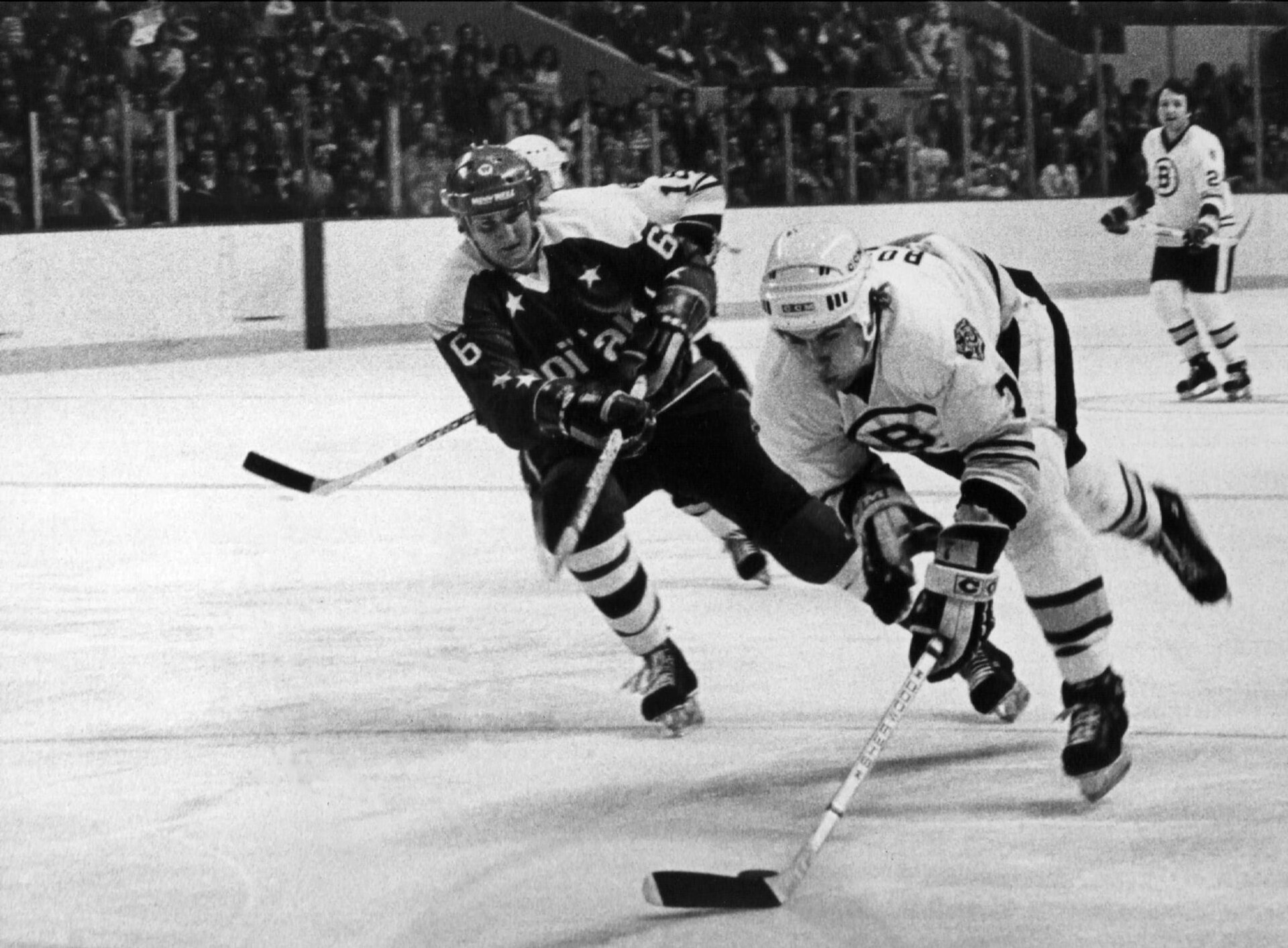 Imagem de referência de Ray Bourque, descrito nos dados abertos como jogador de hóquei no gelo canadense