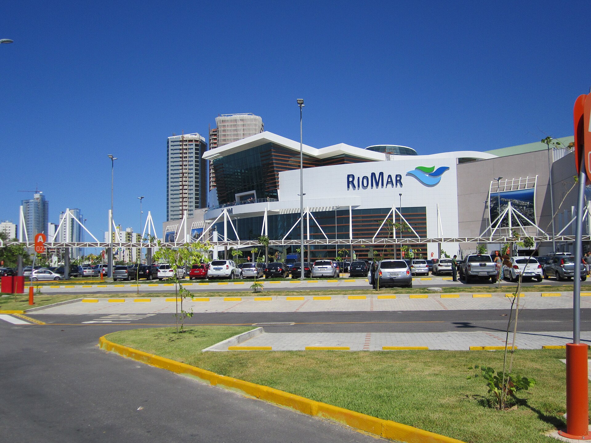 Imagem de referência de RioMar Shopping, descrito nos dados abertos como shopping center da cidade de Recife, Pernambuco
