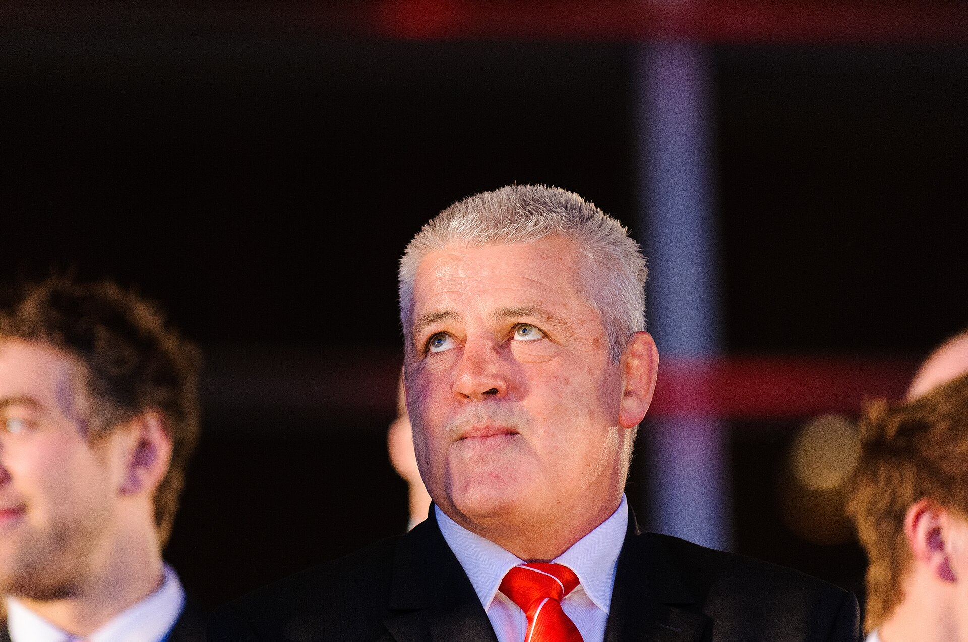 Imagem de referência de Warren Gatland, descrito nos dados abertos como treinador da seleção galesa de rúgbi e ex-jogador de rúgbi da Nova Zelândia