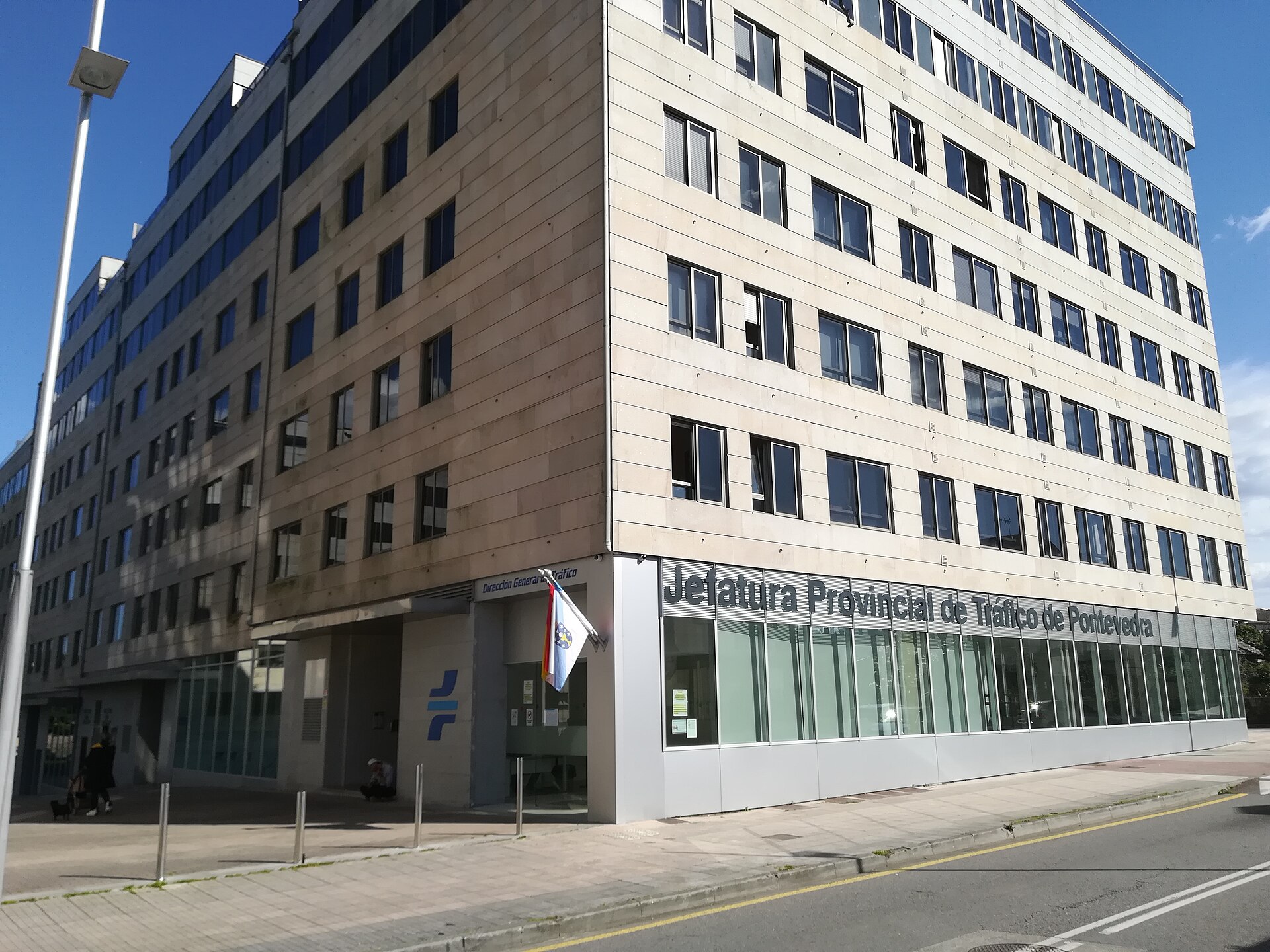 Imagem de referência de Jefatura Provincial de Tráfico, Pontevedra, descrito nos dados abertos como departamento de Trânsito provincial de Pontevedra
