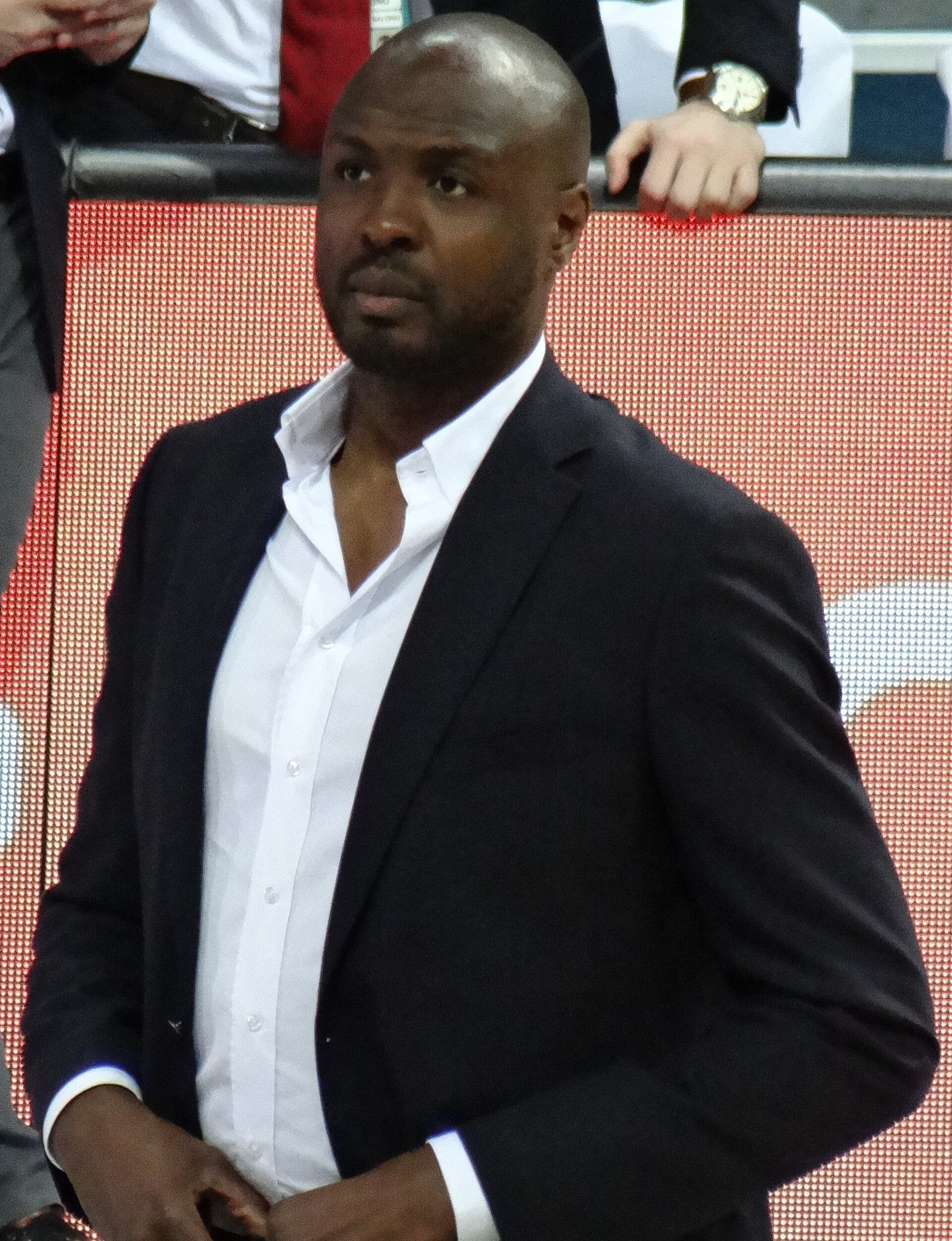 Imagem de referência relacionada a Alain Digbeu, item descrito como jogador de basquete francês