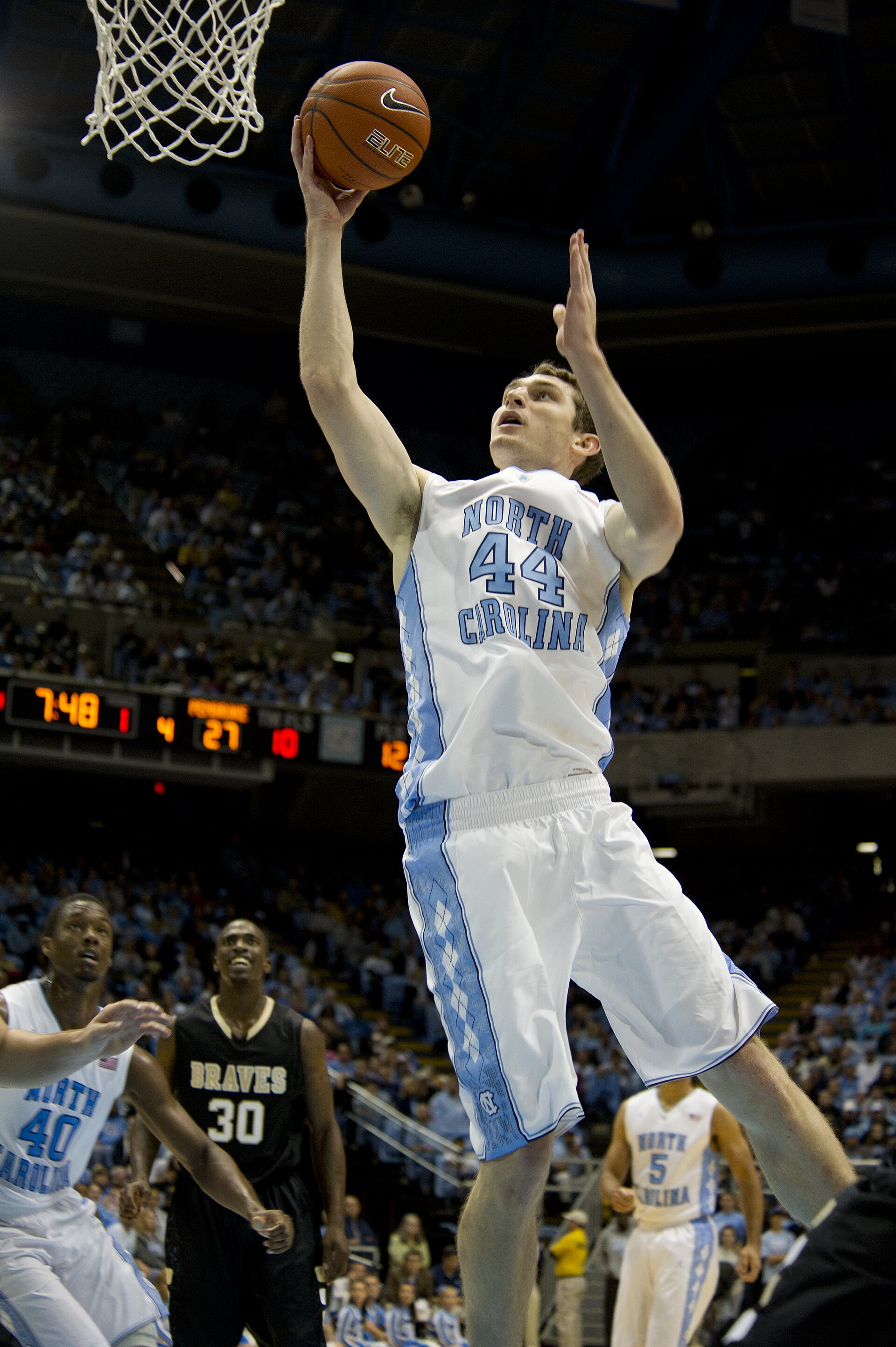 Imagem de referência de Tyler Zeller, descrito nos dados abertos como basquetebolista estadunidense