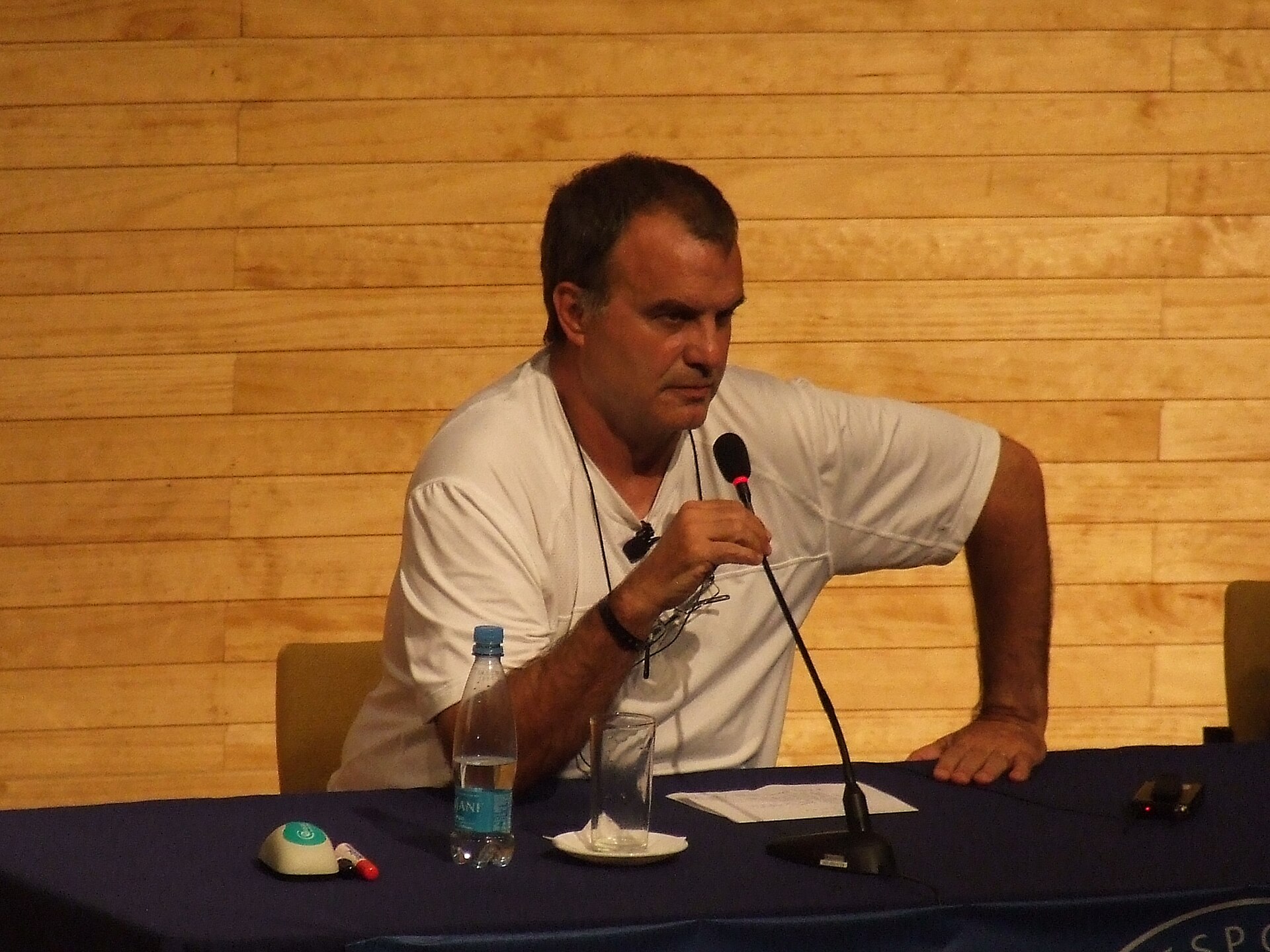 Imagem de referência relacionada a Marcelo Bielsa, item descrito como futebolista argentino