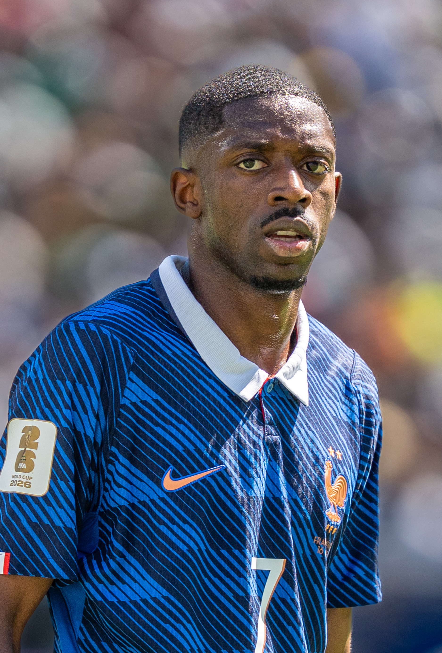 Imagem de referência de Ousmane Dembélé, descrito nos dados abertos como futebolista francês