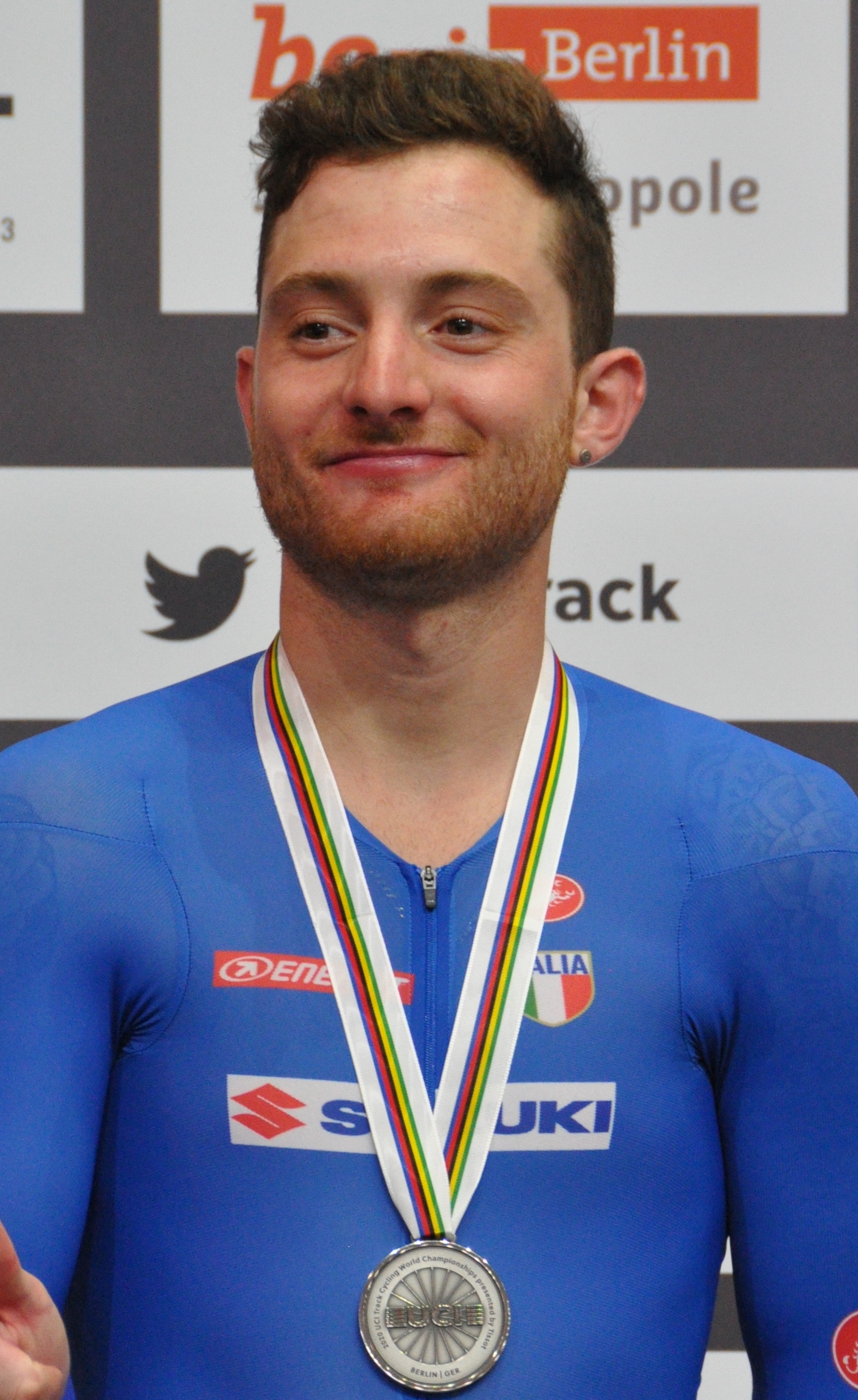 Imagem de referência de Simone Consonni, descrito nos dados abertos como ciclista italiano