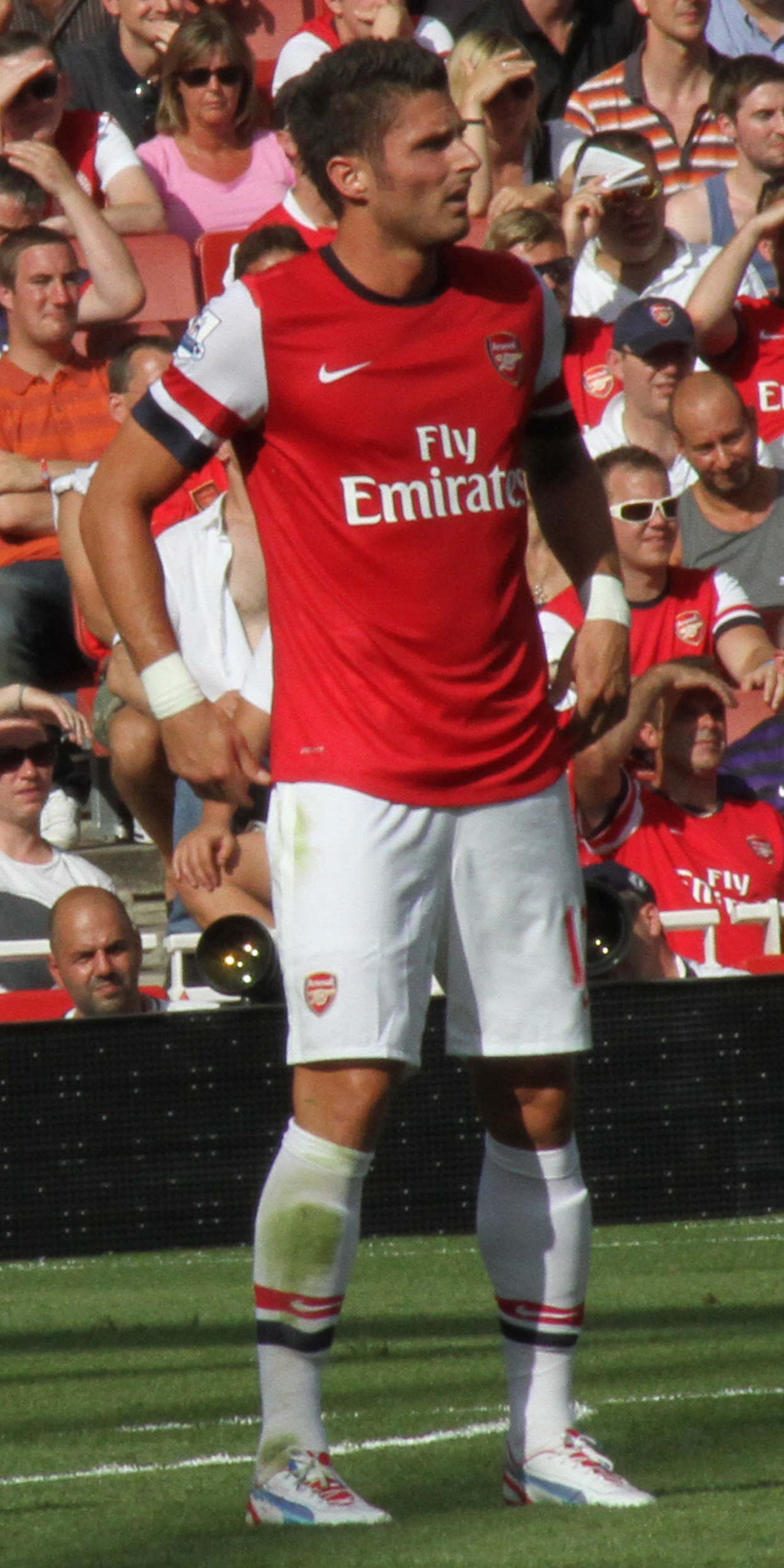 Imagem de referência relacionada a Olivier Giroud, item descrito como futebolista francês