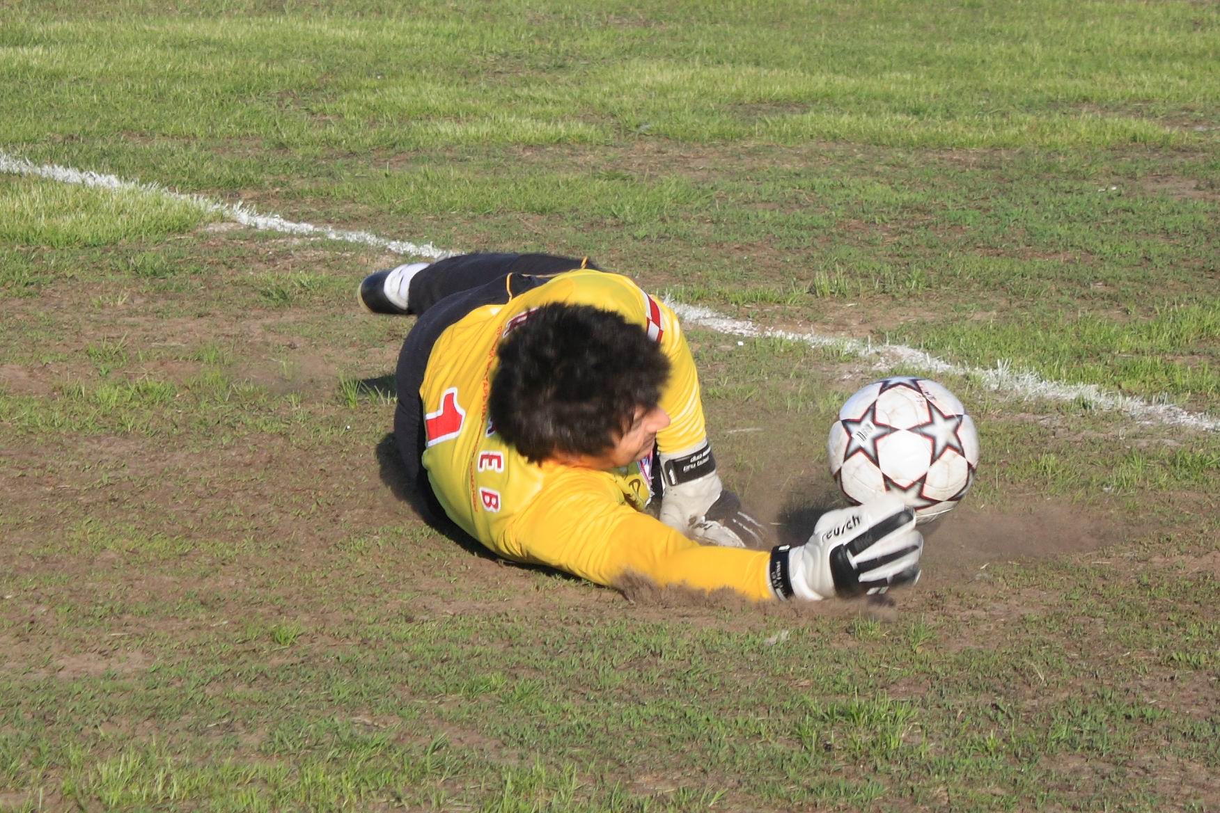 Imagem de referência de Rinat Dasayev, descrito nos dados abertos como futebolista russo