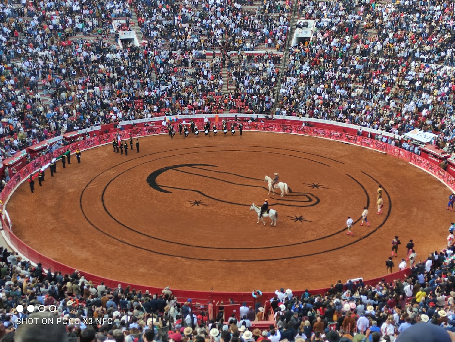 Imagem de referência de Bullfighter and the Lady, descrito nos dados abertos como filme de 1951 dirigido por Budd Boetticher