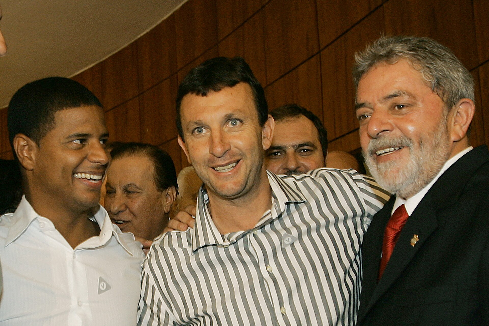 Imagem de referência relacionada a Neto, item descrito como futebolista brasileiro