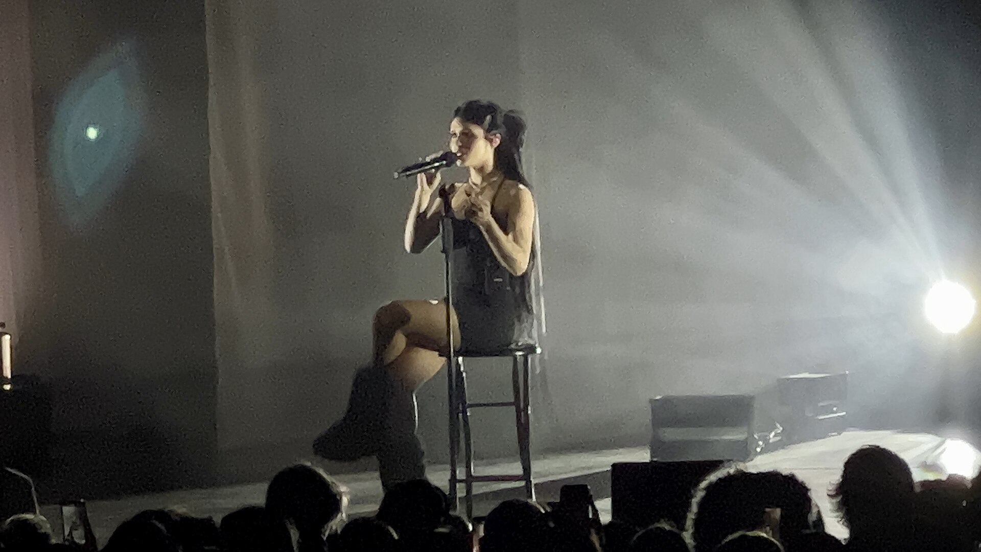 Imagem de referência de Nessa Barrett, descrito nos dados abertos como cantora e compositora norte-americana